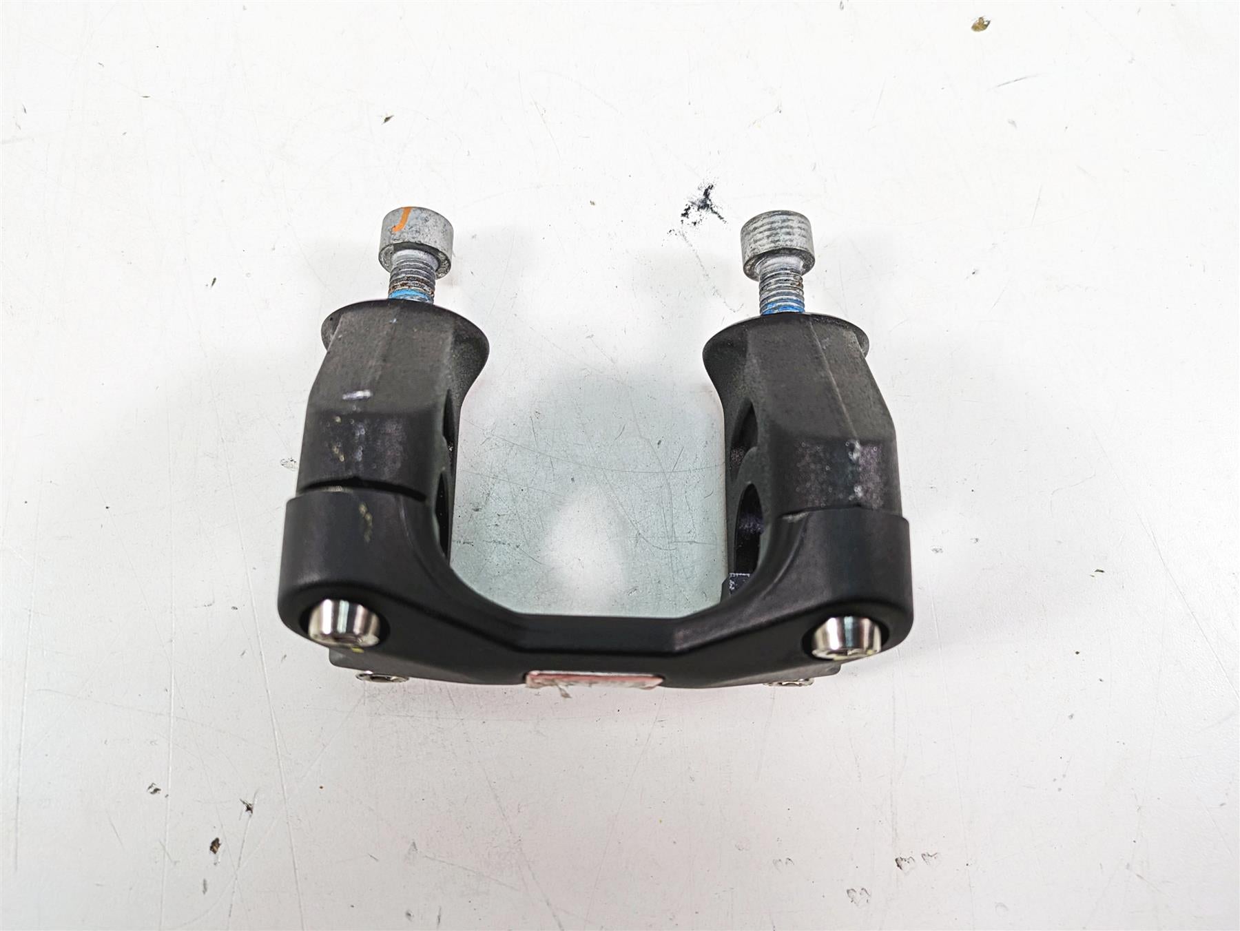 2020 Aprilia Tuono V4 Factory Handlebar Holder Riser Set 2B003986 2B003980 {{ shop.shopifyCountryName }} - Mototech271