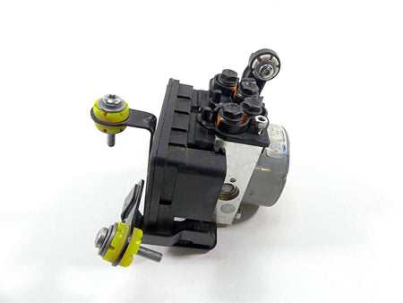 2022 Triumph Speed Triple 1200 RS Abs Brake Pump Module Unit T2025191 2022139 {{ shop.shopifyCountryName }} - Mototech271