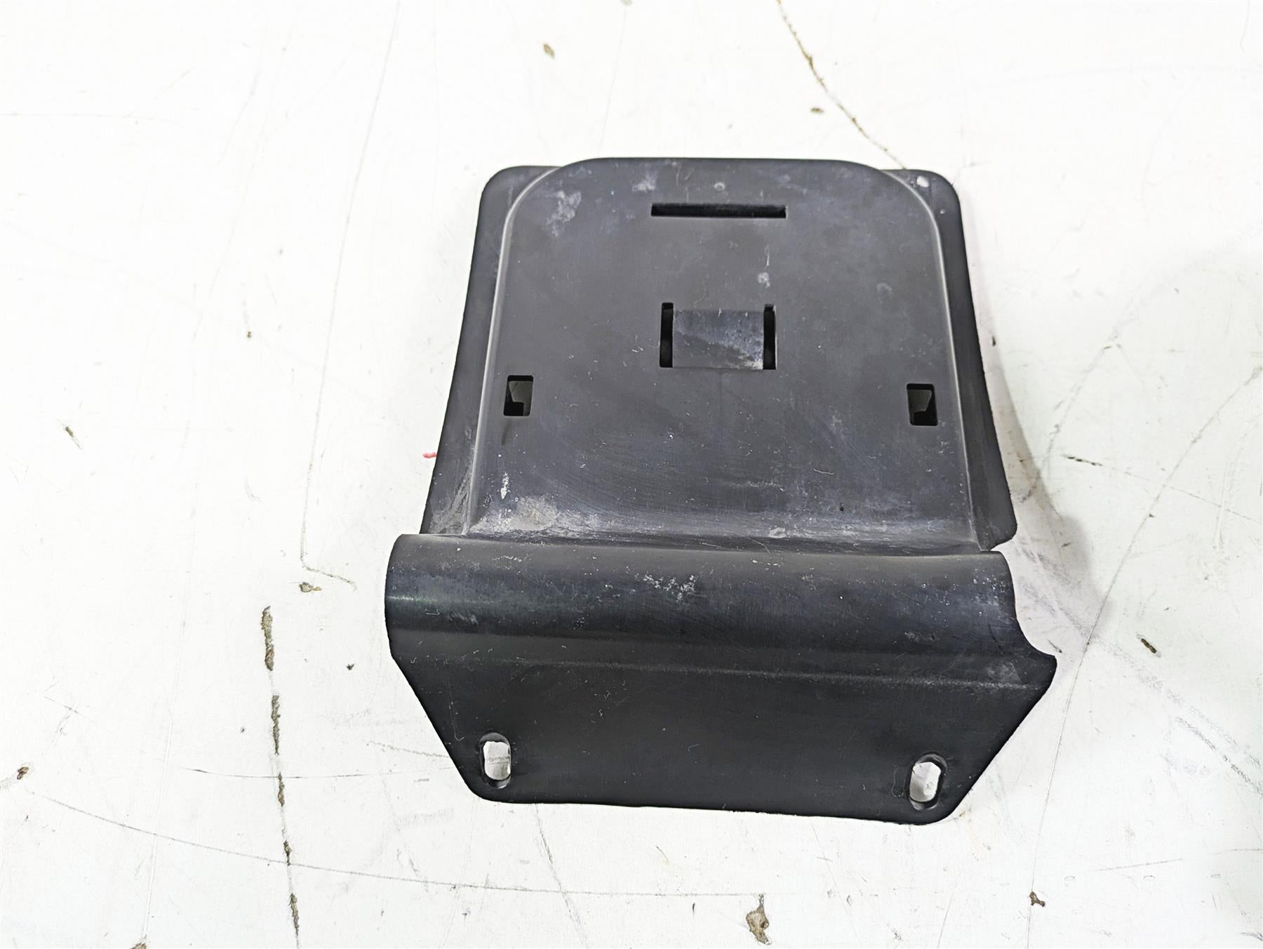 2016 Harley FLSTC Softail Heritage Electric Holder Plastic Set 70354-11 {{ shop.shopifyCountryName }} - Mototech271