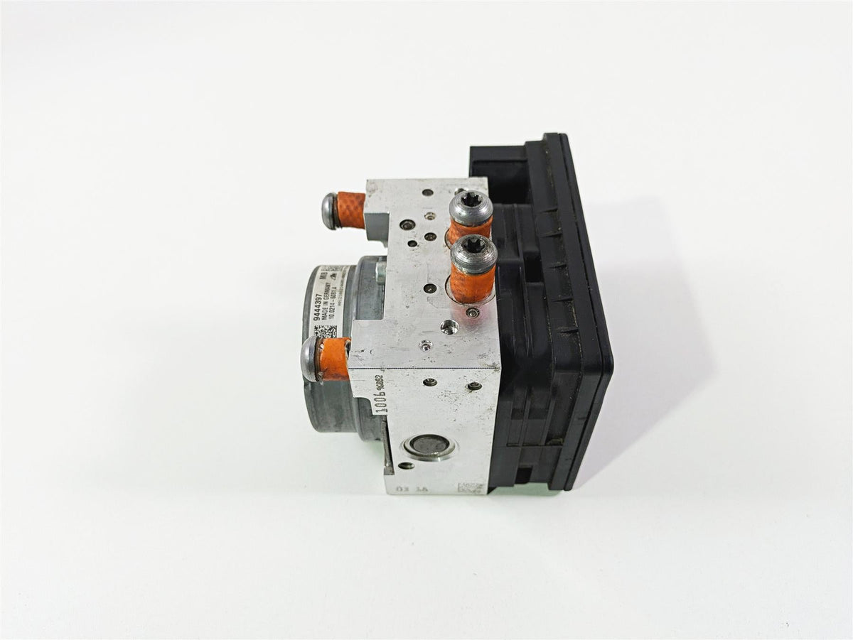 2019 BMW R1250RT K52 Abs Brake Pump Module 9444397 34519444398 {{ shop.shopifyCountryName }} - Mototech271