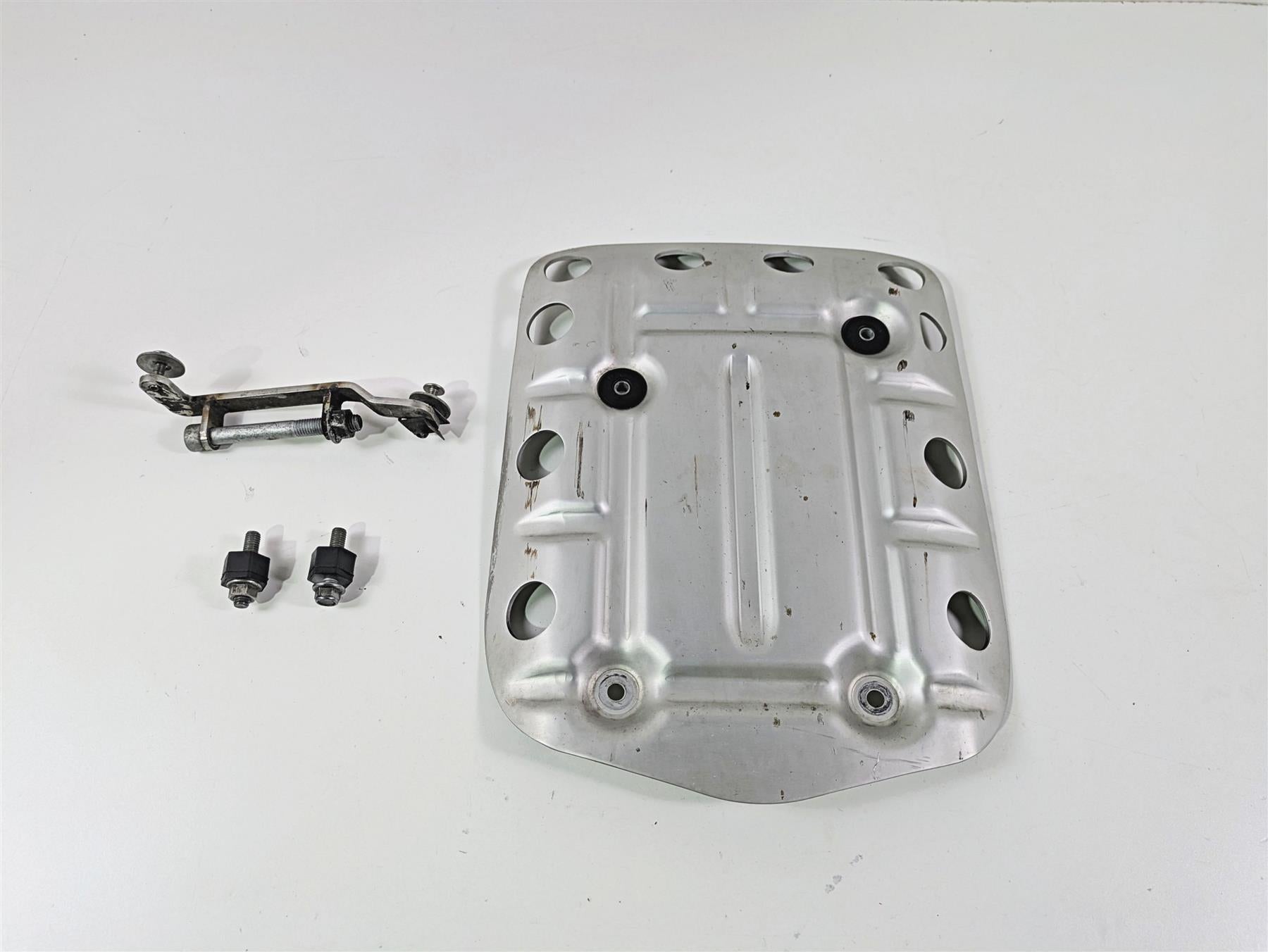 2018 BMW R nineT Urban GS K33 Lower Engine Guard Skidplate Set 11117717743 {{ shop.shopifyCountryName }} - Mototech271