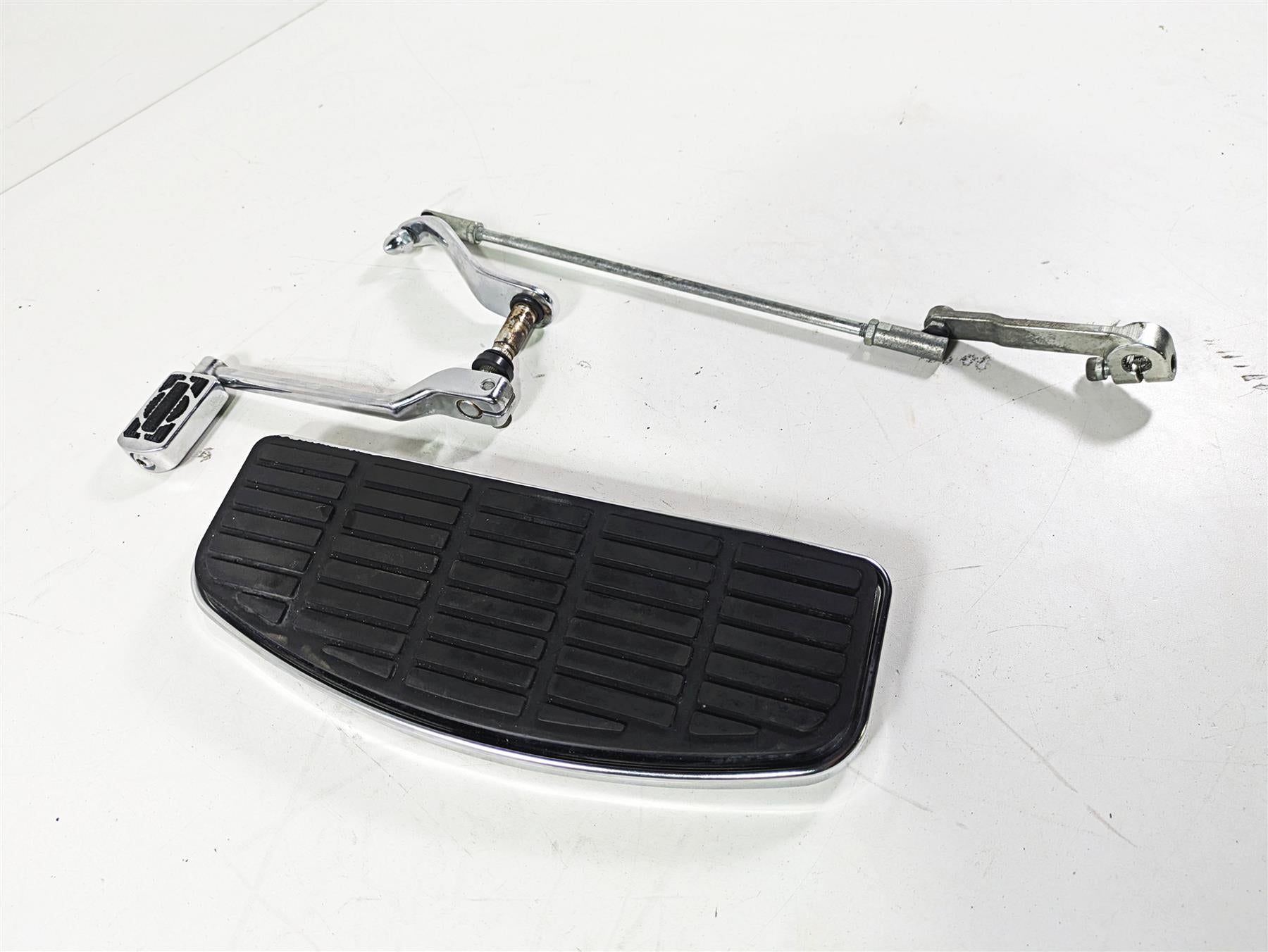 2003 Harley FLSTC Softail Heritage 100th Front Left Floorboard Shifter 33895-82 {{ shop.shopifyCountryName }} - Mototech271
