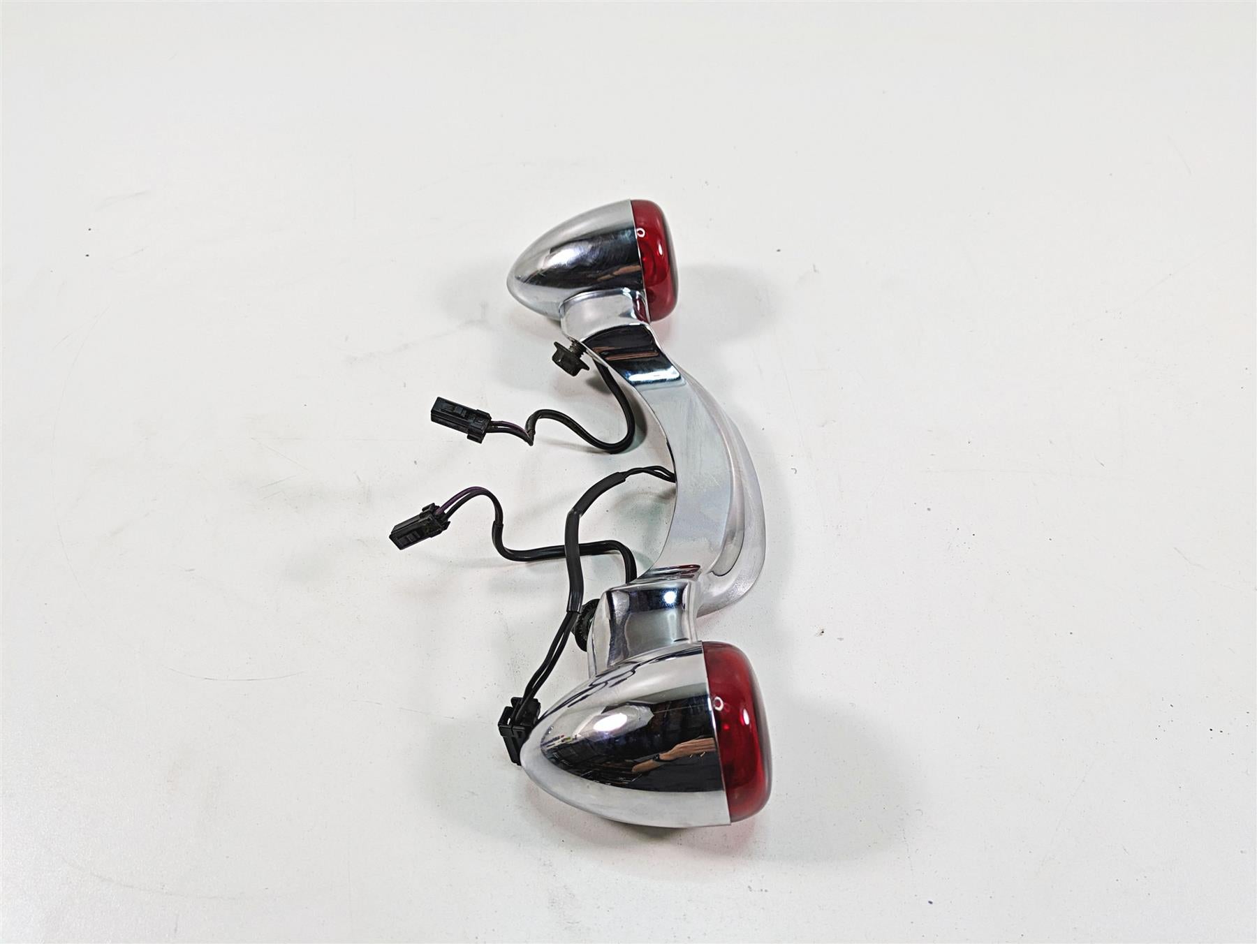 2006 Harley Touring FLHXI Street Glide Rear Blinker Turn Signal Bar 68629-05 {{ shop.shopifyCountryName }} - Mototech271
