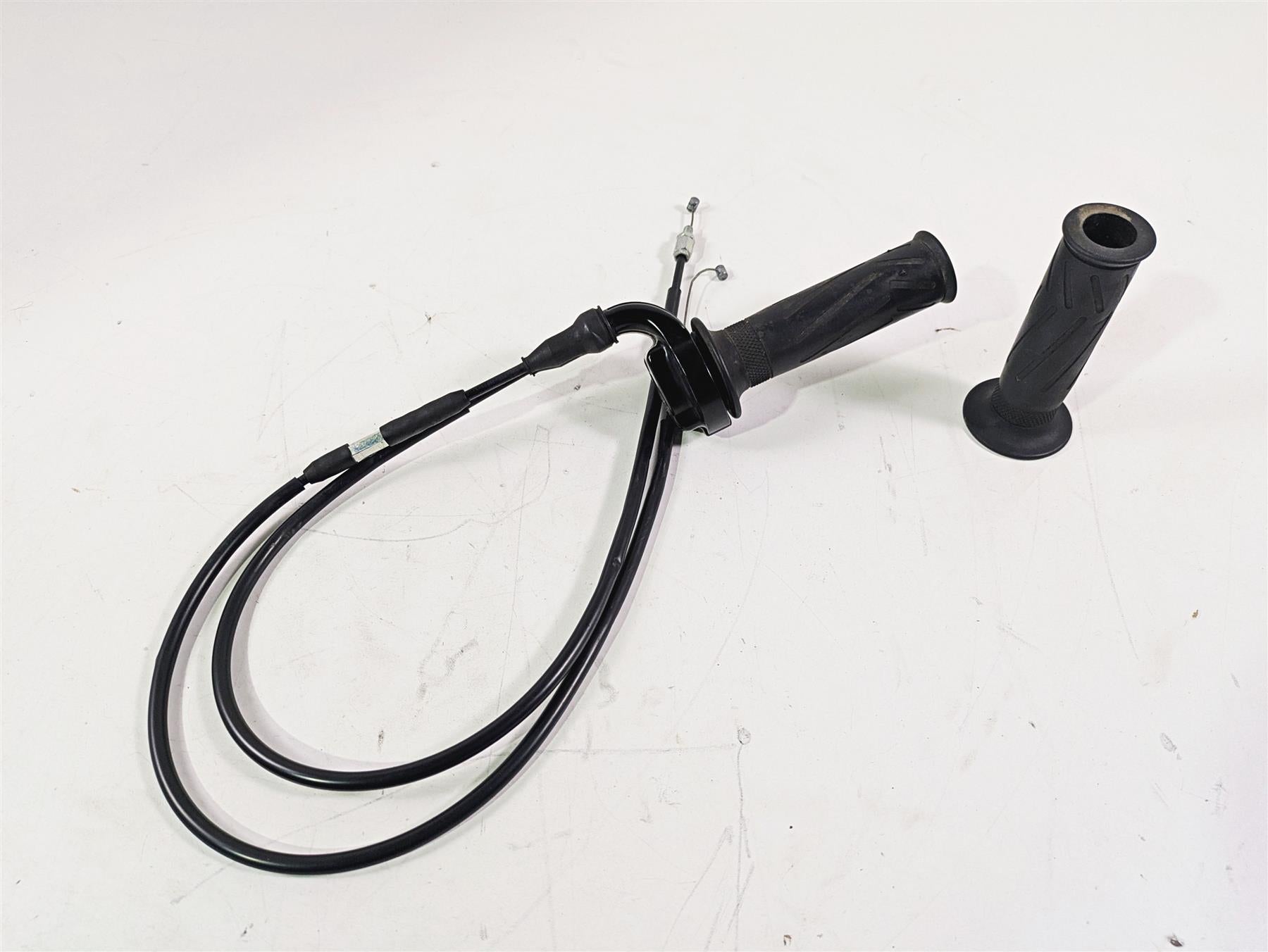 2009 Yamaha FZ1 FZS10 Fazer Hand Throttle Grip Cable Set 3LN-26281-01-00 {{ shop.shopifyCountryName }} - Mototech271