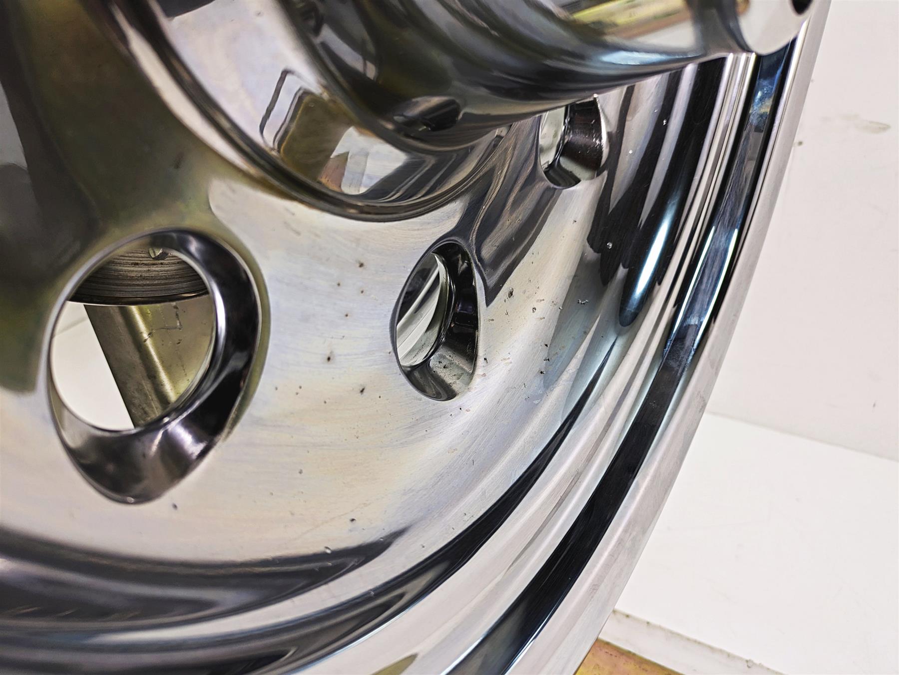 2006 Harley Softail FXSTSI Springer Rear Wheel Rim Chrome 17x6 41117-06 {{ shop.shopifyCountryName }} - Mototech271