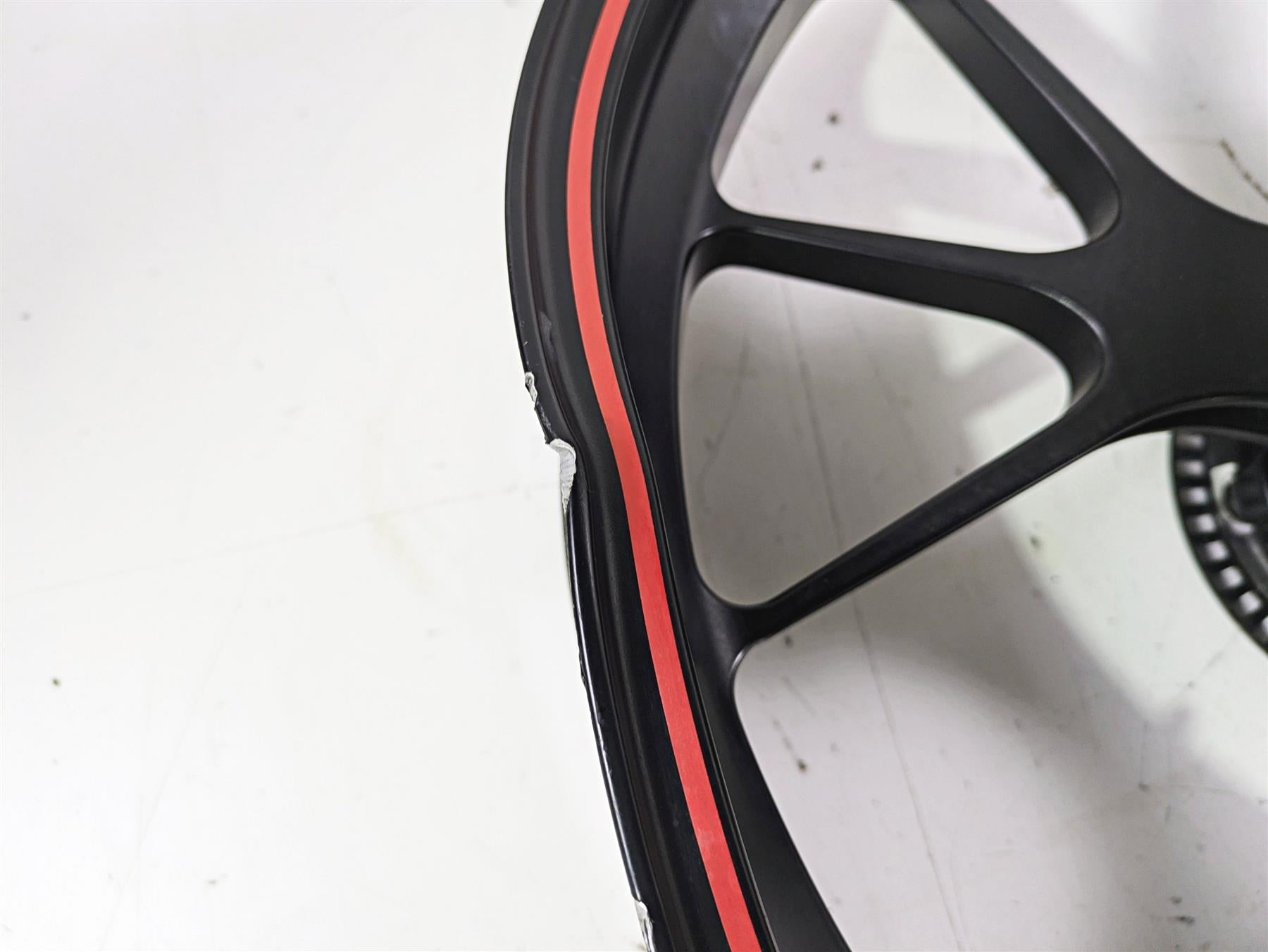 2015 Ducati Panigale 1299 S Front Marchesini 3.5x17 Wheel Rim DENT 50121551AB {{ shop.shopifyCountryName }} - Mototech271