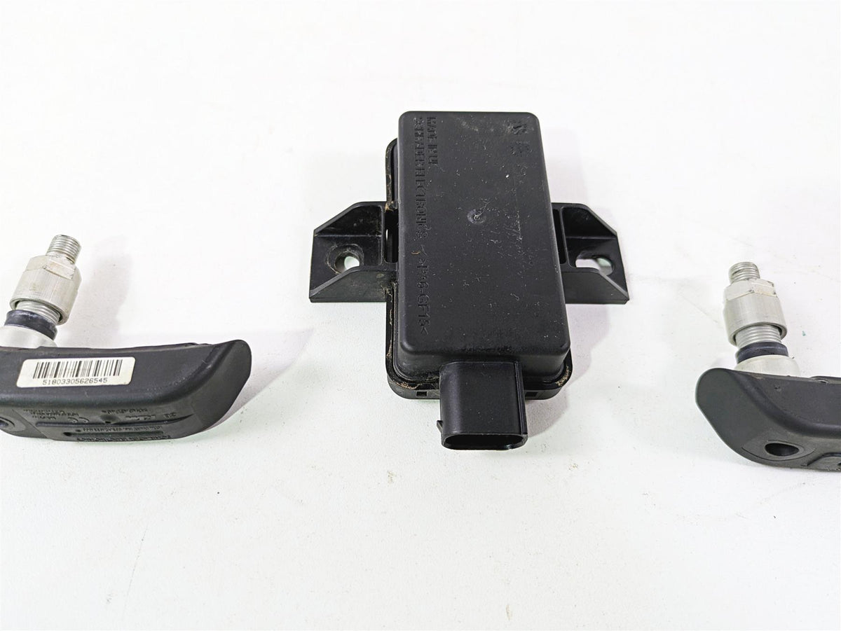 2020 KTM 1290 Super Adventure R Tire Pressure Module & Sensor Set 60312032000 {{ shop.shopifyCountryName }} - Mototech271
