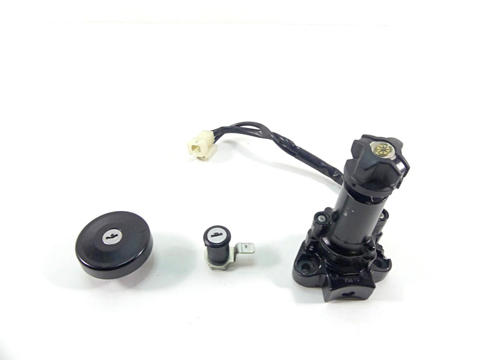 2012 Yamaha VMX17 VMAX 1700 Ignition Switch Key Lock Set 2S3-82501-00-00 {{ shop.shopifyCountryName }} - Mototech271
