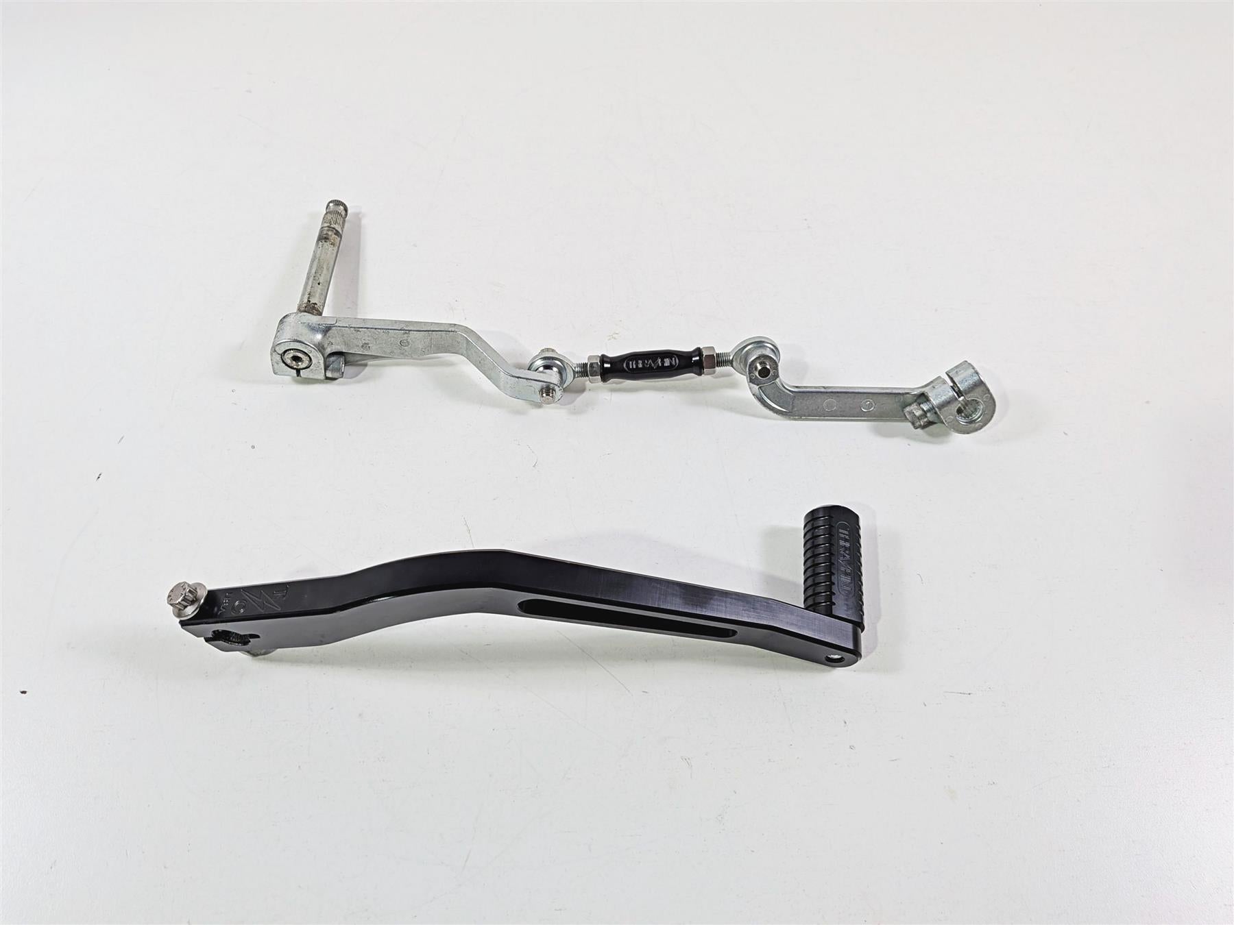 2024 Harley Softail FXLRST Low Rider Thrashin Shift Lever & Linkage TSC-2901-1 {{ shop.shopifyCountryName }} - Mototech271