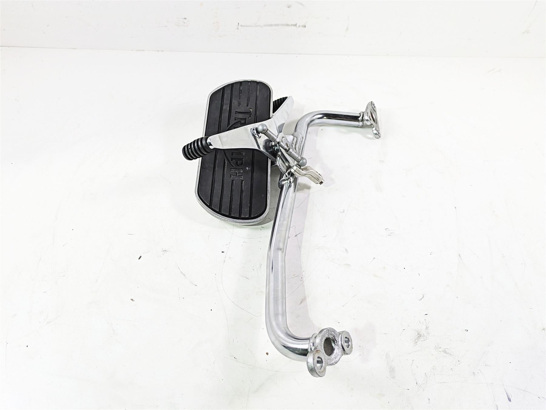 2006 Triumph Rocket 3 Left Rider Foot Peg Mount & Shifter T2083008 {{ shop.shopifyCountryName }} - Mototech271