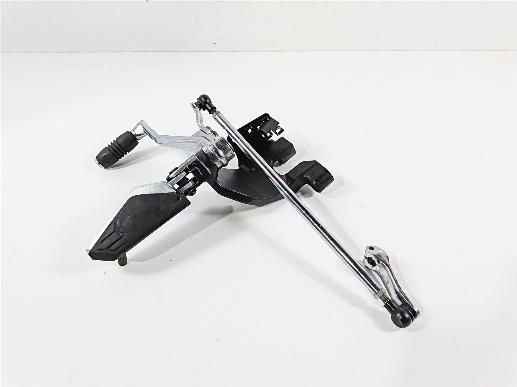 2012 Yamaha XV1900 Raider S Left Foot Peg & Shifter 5C7-27410-00-00 5C7-27410-02 {{ shop.shopifyCountryName }} - Mototech271