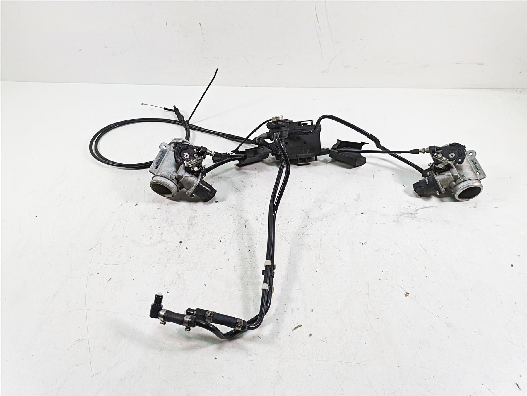 2007 BMW R1200RT K26 Bing Throttle Bodies & Cables -Read 13547685323 13547685324 | Mototech271