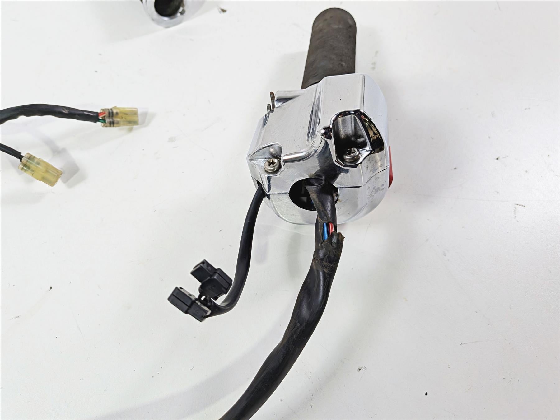2008 Yamaha XV1900 Roadliner S Right Hand Control Switch 1D7-83973-00-00 {{ shop.shopifyCountryName }} - Mototech271