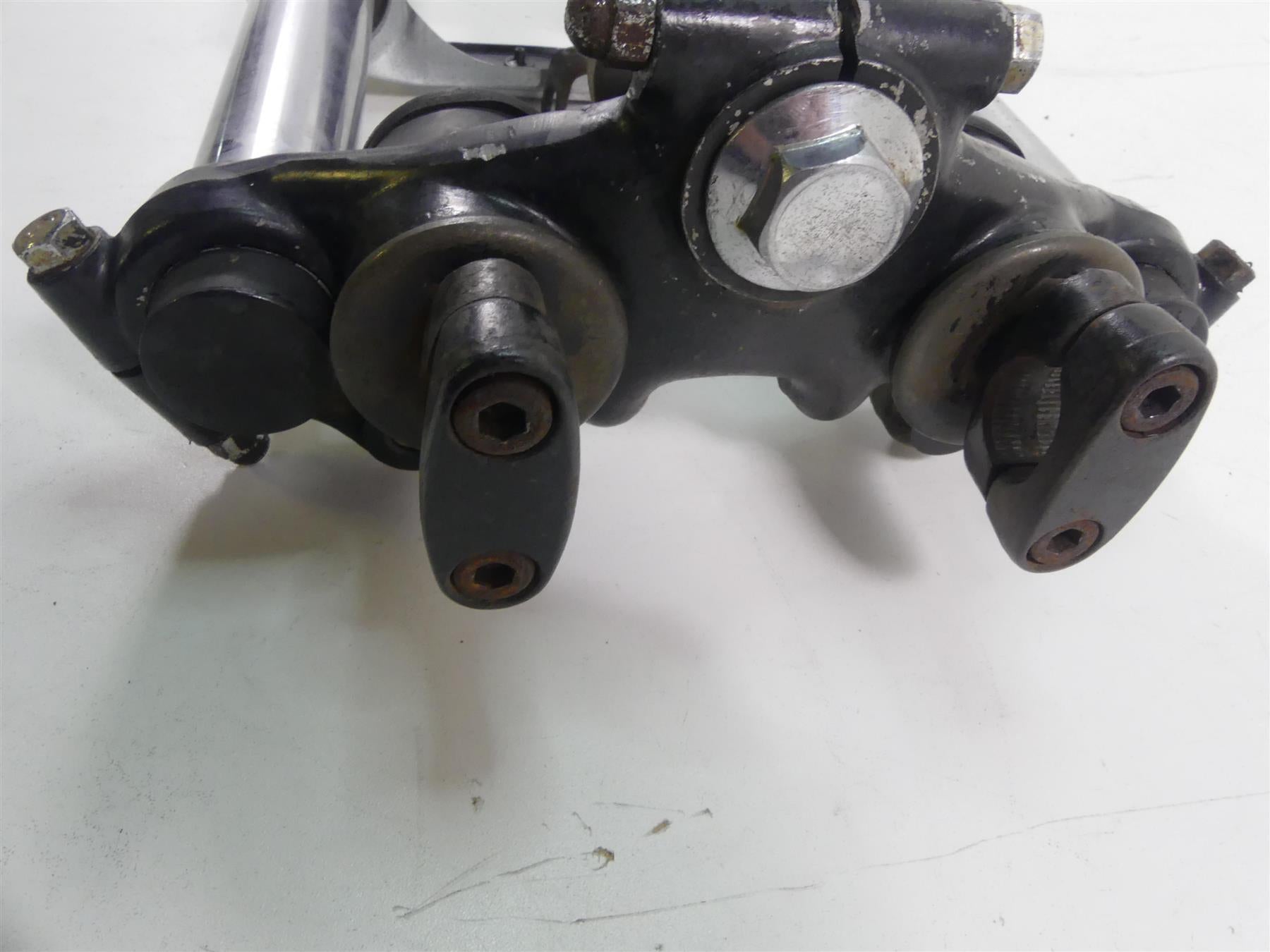 1978 Yamaha XS650 SE Special Front Fork Triple Tree Axle Set 3L1-23101-00-00 {{ shop.shopifyCountryName }} - Mototech271