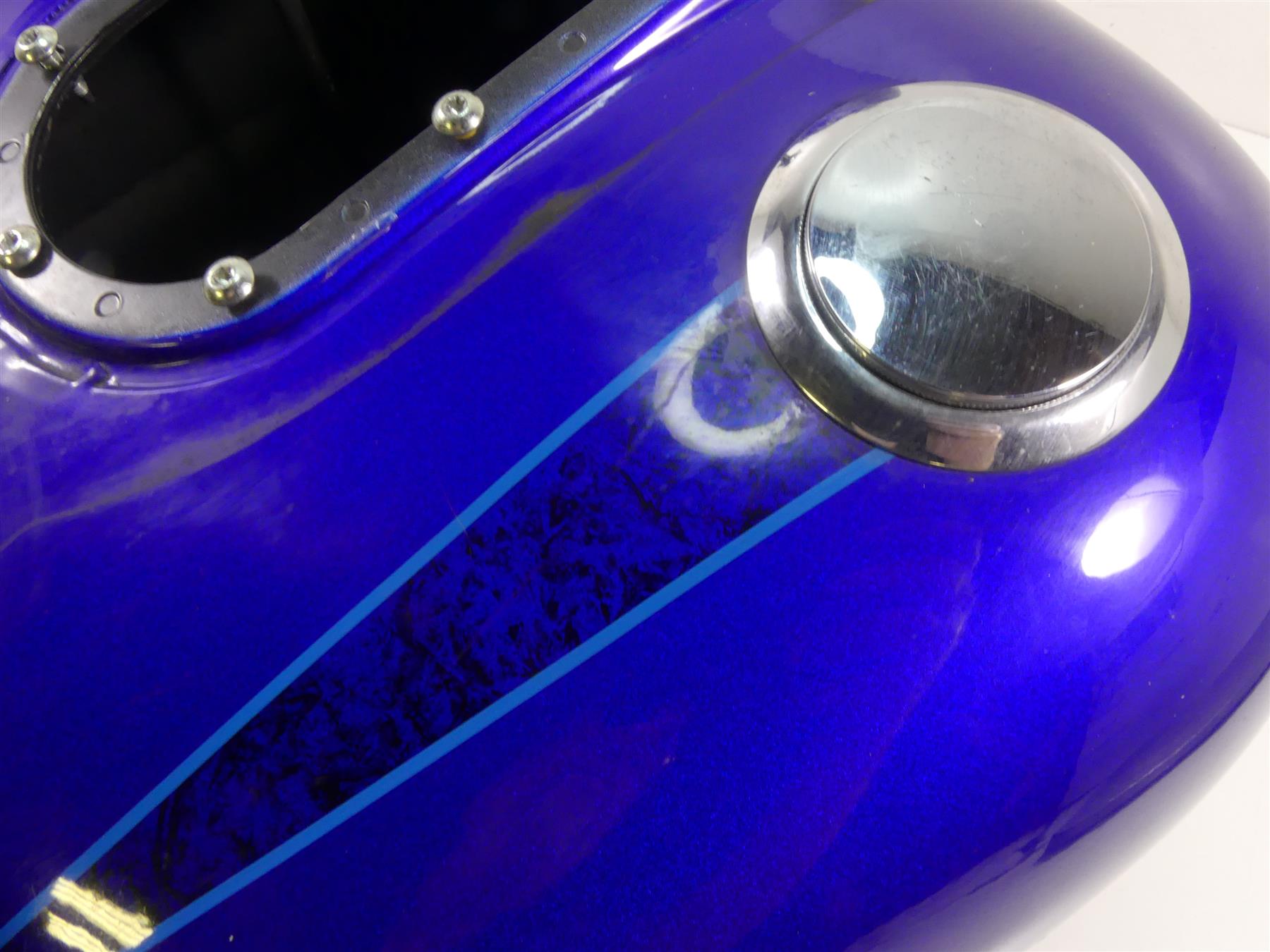 2007 Harley Touring FLHR SE CVO Road King Fuel Gas Tank - No Dents 61387-07 {{ shop.shopifyCountryName }} - Mototech271
