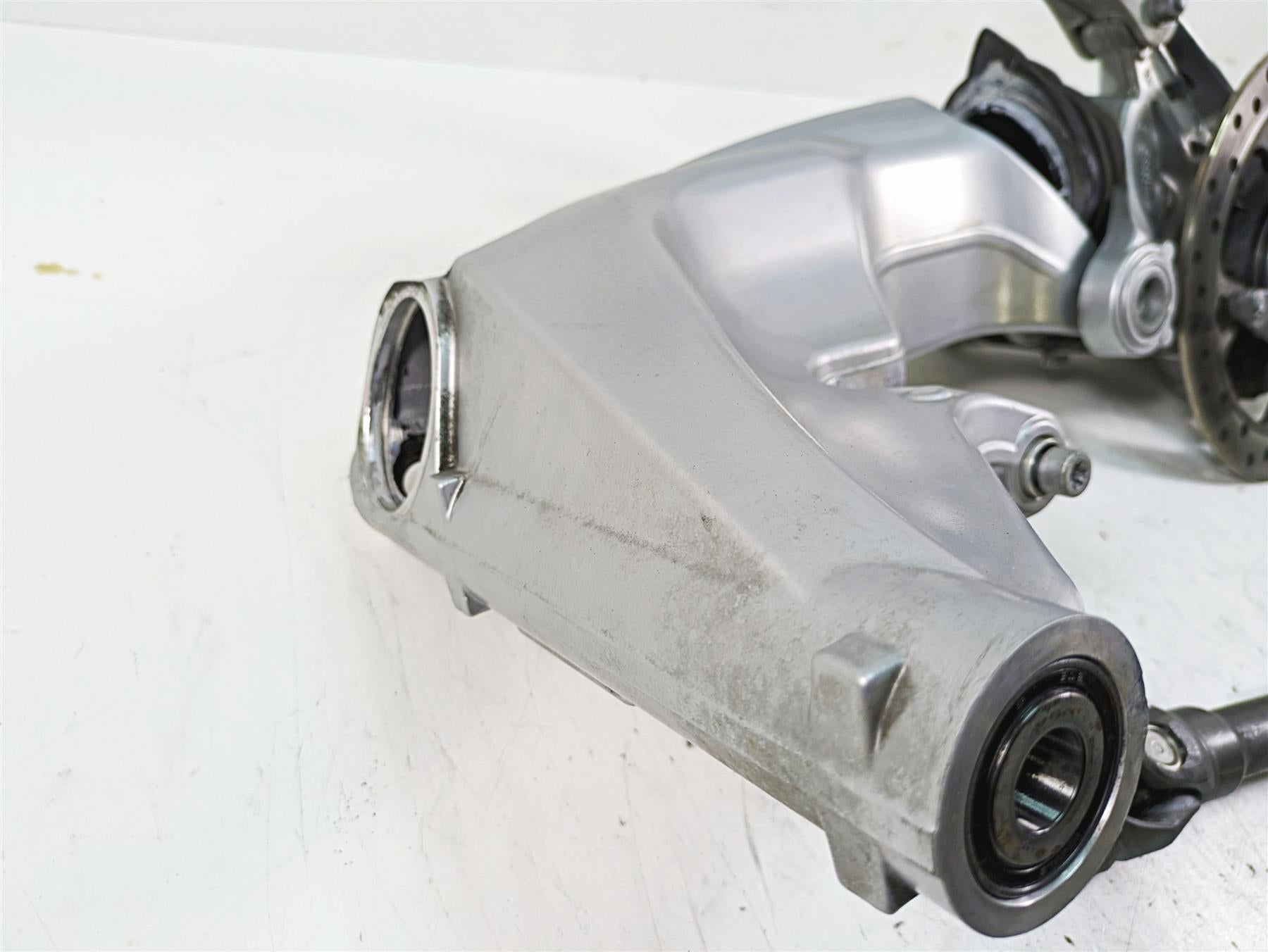 2007 BMW R1200RT K26 Swingarm Rear Differential Drive Shaft 34:13 33117726895 {{ shop.shopifyCountryName }} - Mototech271