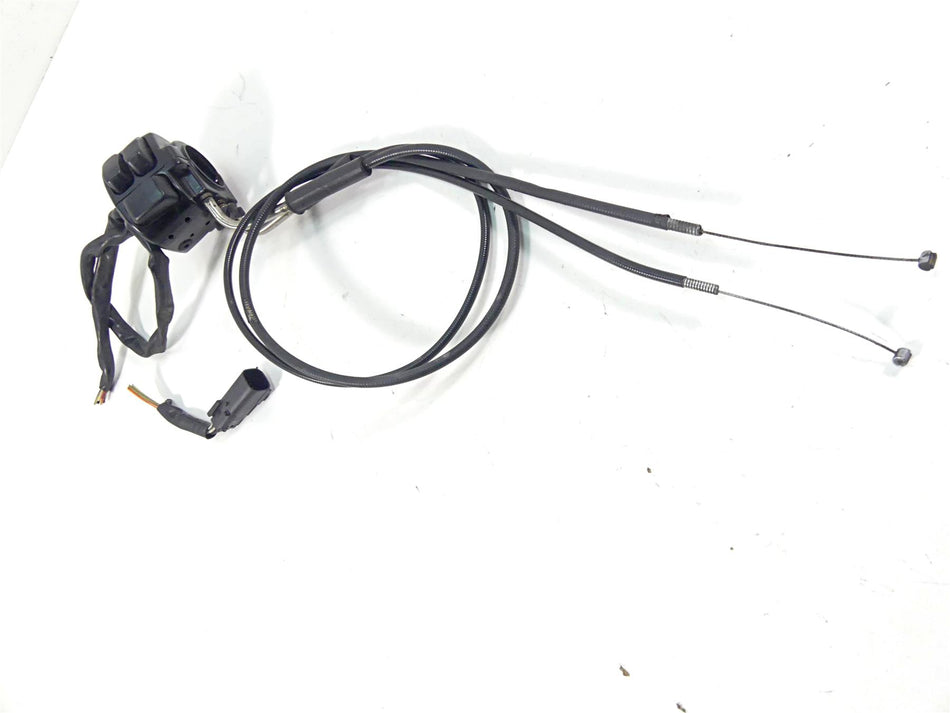 2013 Harley VRSCF Muscle Vrod Right Hand Control Switch Throttle -Read 71684-06A {{ shop.shopifyCountryName }} - Mototech271