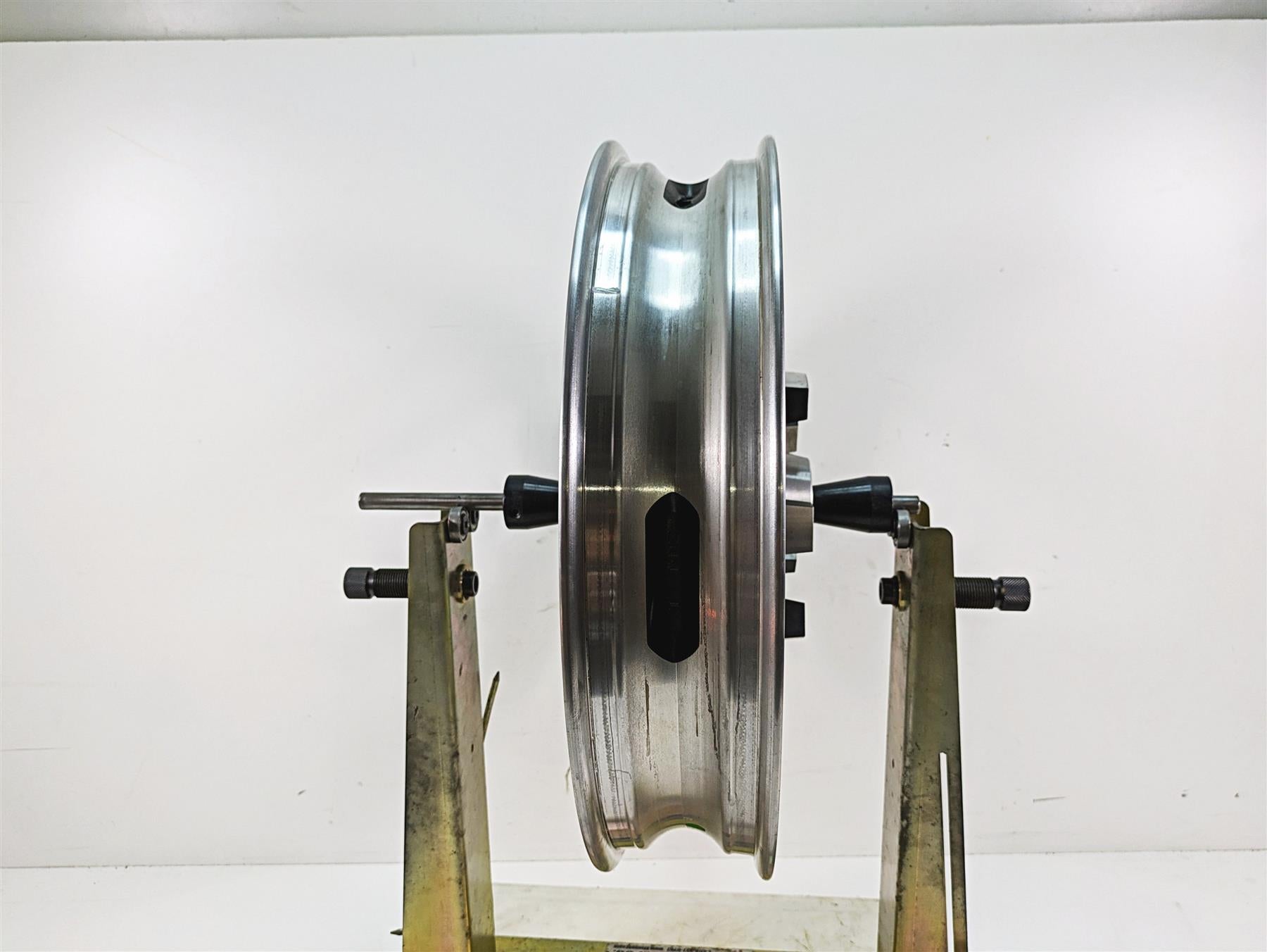 2019 Harley Touring FLHX Street Glide Front Wheel Rim 19x3.5 Enforcer 43300027 {{ shop.shopifyCountryName }} - Mototech271