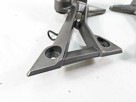 2016 Kawasaki Ninja EX300 Rear Passenger Footpeg Foot Pegs 35063-1271 35063-1272 {{ shop.shopifyCountryName }} - Mototech271