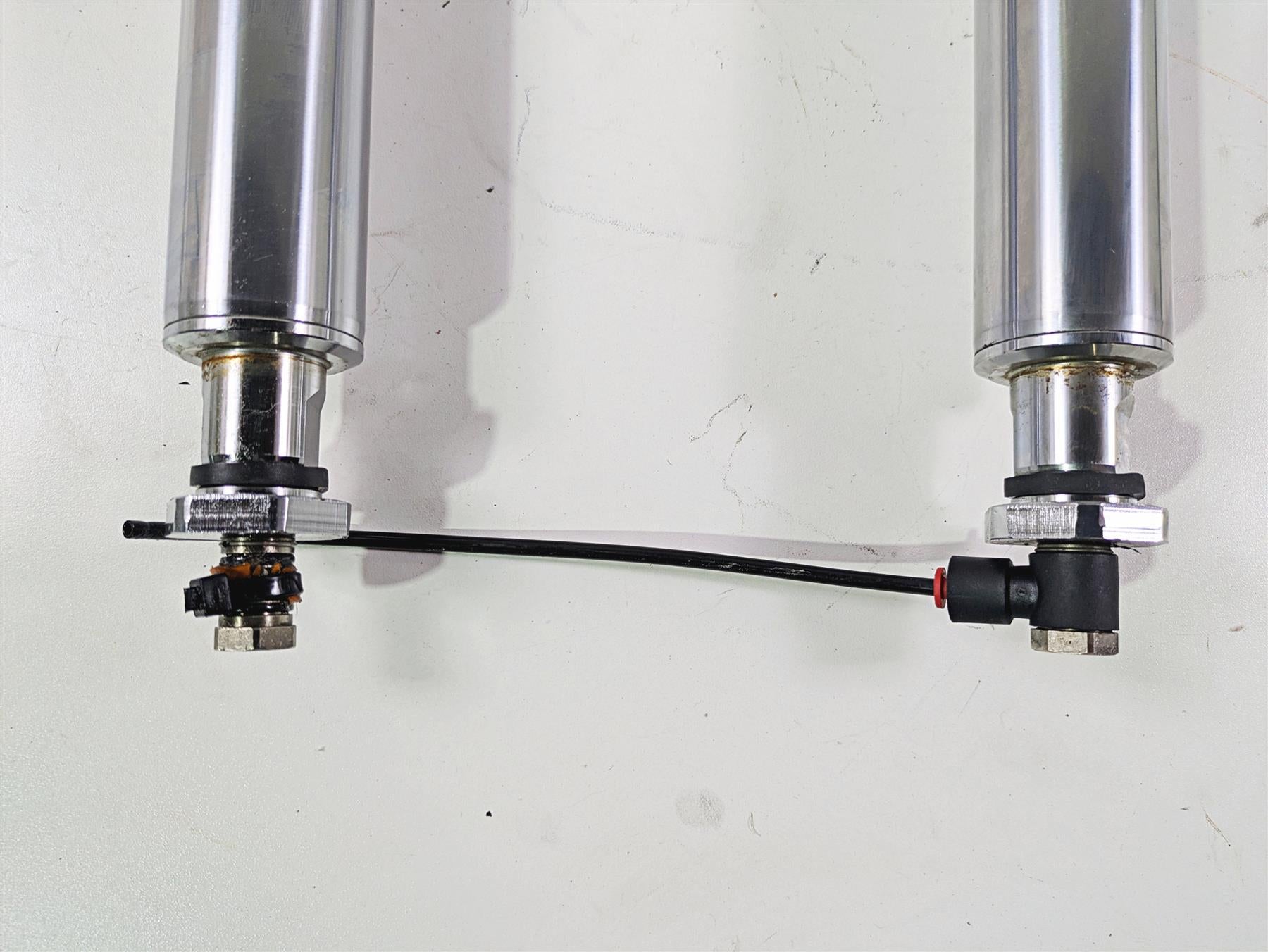 1999 Harley Touring FLHTCUI E-Glide Front Fork Legs READ 45826-97 45833-97 {{ shop.shopifyCountryName }} - Mototech271