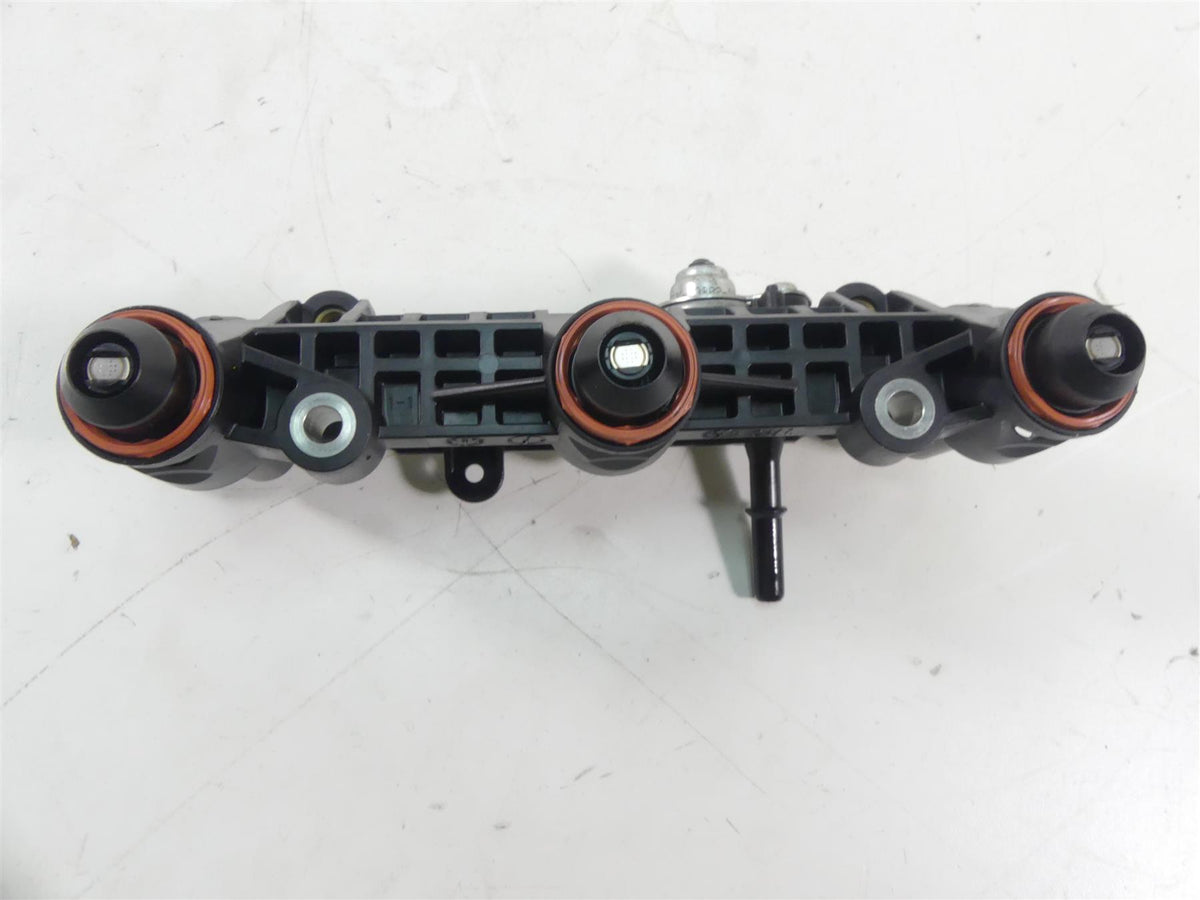 2015 Yamaha MT09 FZ09 Fuel Injection Injector Rail 1RC-13930-00-00 {{ shop.shopifyCountryName }} - Mototech271