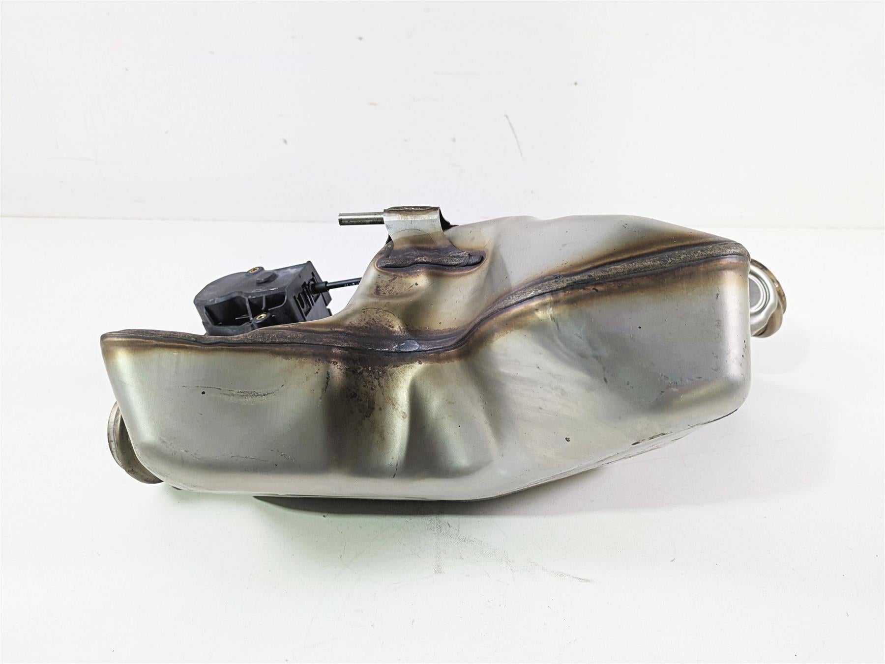 2018 KTM 1290 Super Duke R Exhaust Center Chamber Pipe & Servo 61605050000 {{ shop.shopifyCountryName }} - Mototech271