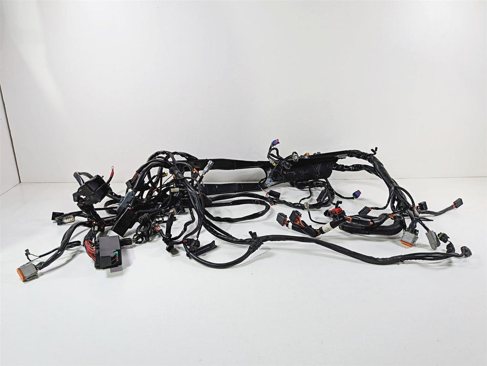 2006 Harley Touring FLHTCU SE CVO Electra Glide Wiring Harness - Read 70992-06-Mototech271