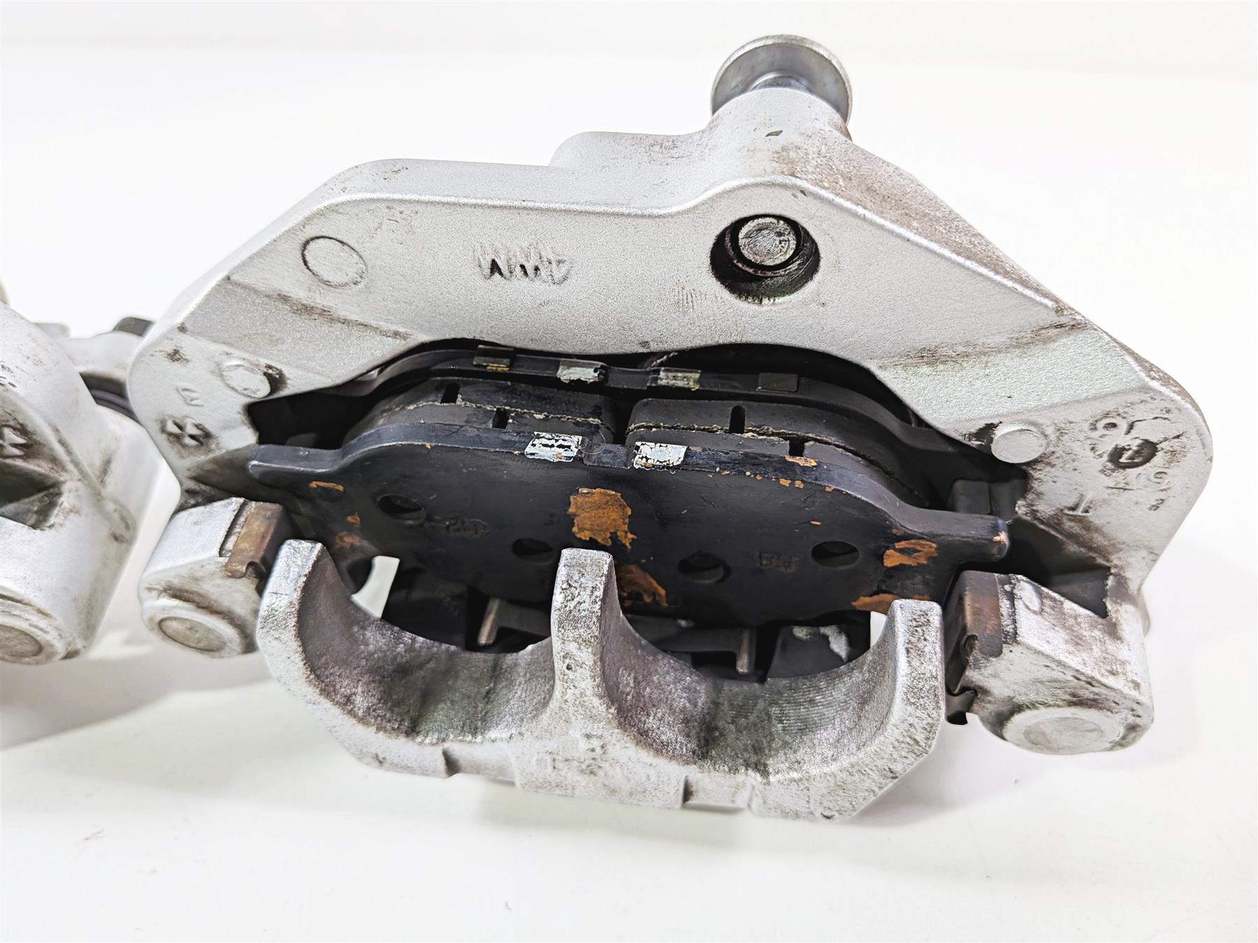 2006 Yamaha XVZ1300 Royal Star Front Brake Calipers 4WM-2580T-01 4WM-2580U-01 {{ shop.shopifyCountryName }} - Mototech271