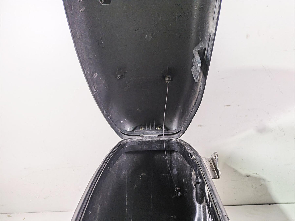 2002 Honda GL1500 CD Valkyrie Deluxe Interstate Saddlebag & Holder Set 21.152 {{ shop.shopifyCountryName }} - Mototech271
