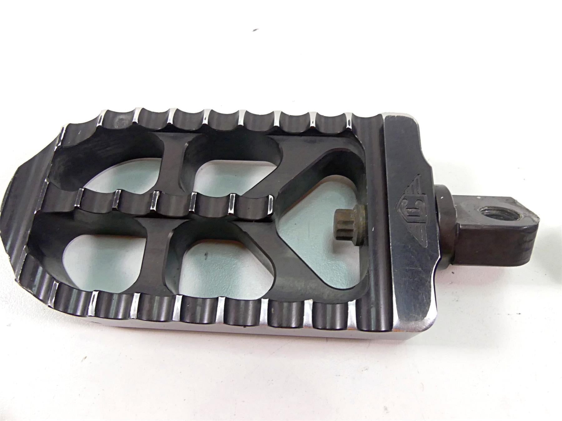 2014 Harley Dyna FXDB Street Bob Joker Machine Adjustable Footpeg Set 08-56-1 {{ shop.shopifyCountryName }} - Mototech271