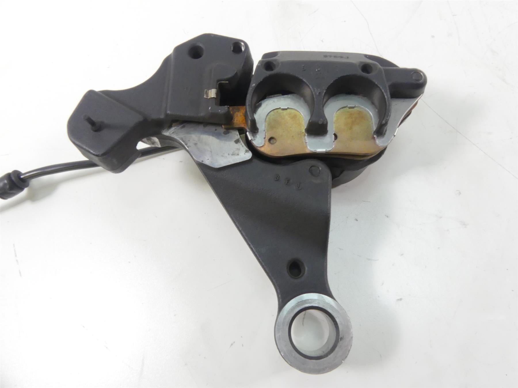 2009 Harley FXDF Dyna Fat Bob Rear Brake Caliper + Mount & Line 40908-08 {{ shop.shopifyCountryName }} - Mototech271