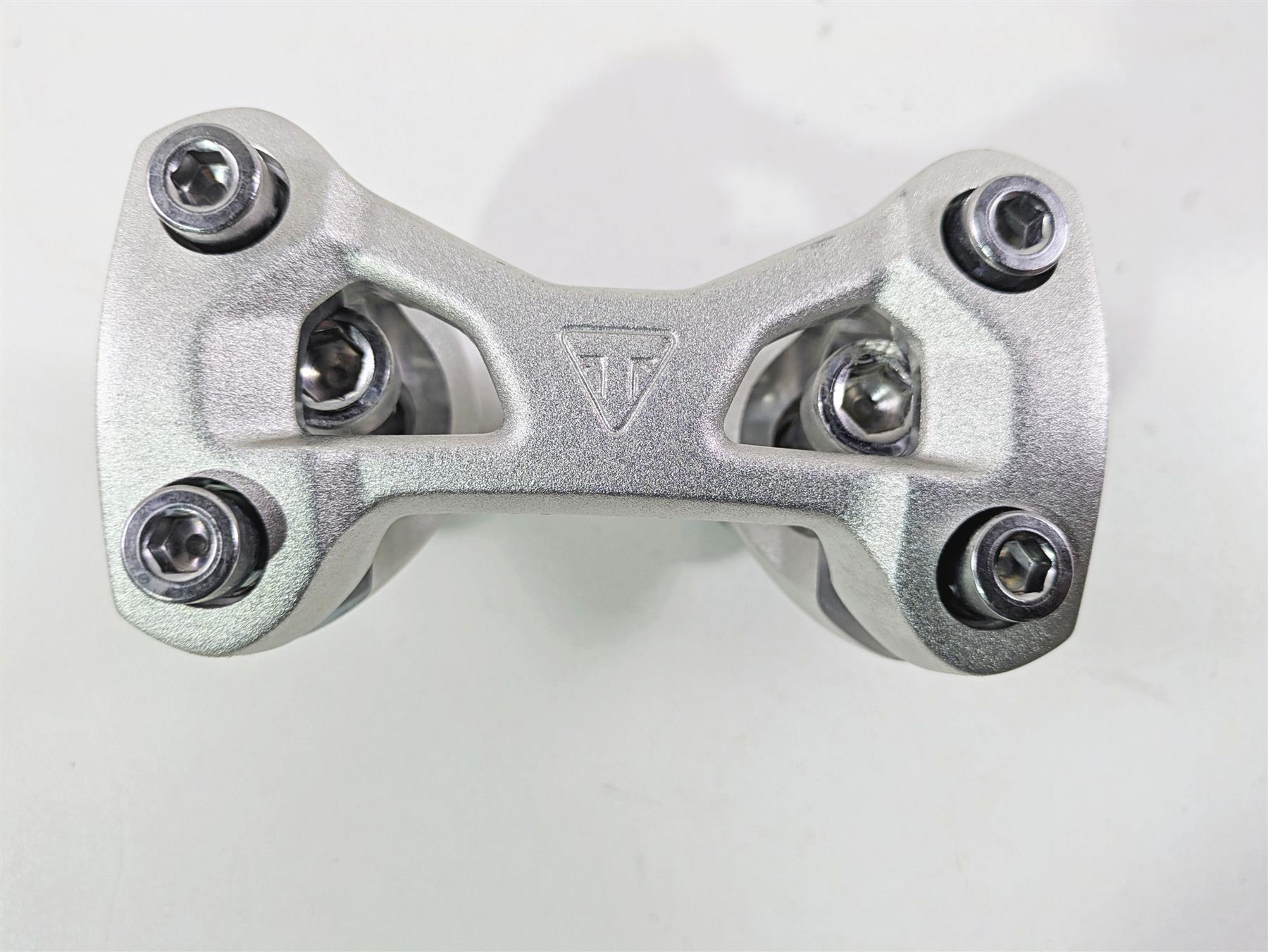 2024 Triumph Street Triple 765 R Handlebar Mounts Risers T2043974 T2043979 {{ shop.shopifyCountryName }} - Mototech271