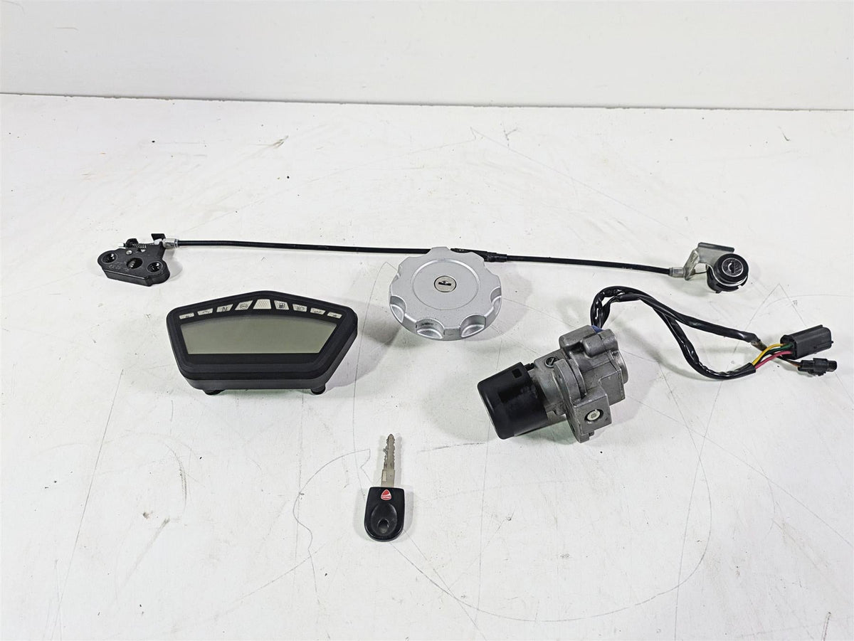 2015 Ducati Hypermotard 821 SP Speedometer Ignition Switch Key 17k Set 40610951F {{ shop.shopifyCountryName }} - Mototech271