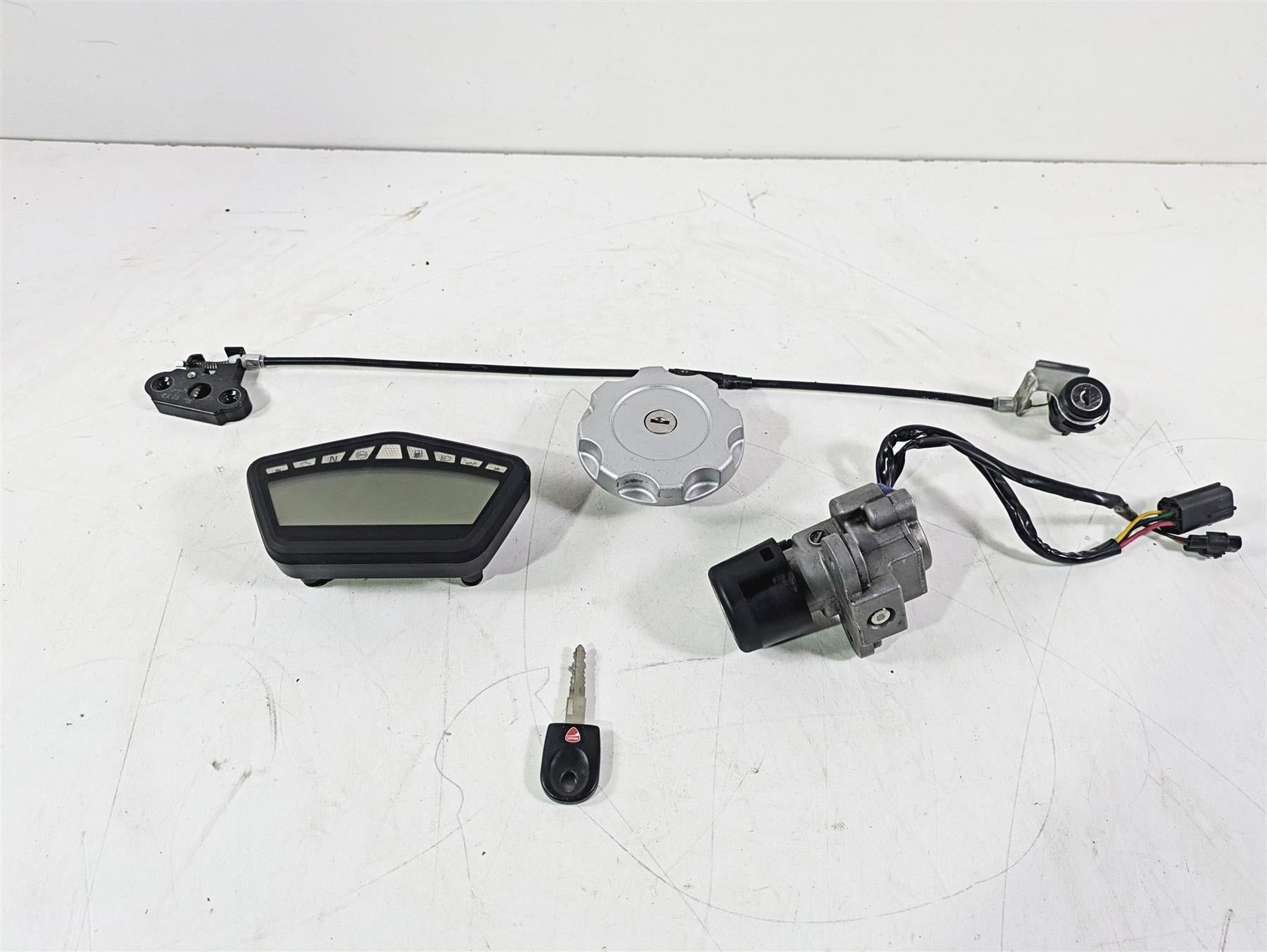 2015 Ducati Hypermotard 821 SP Speedometer Ignition Switch Key 17k Set 40610951F | Mototech271