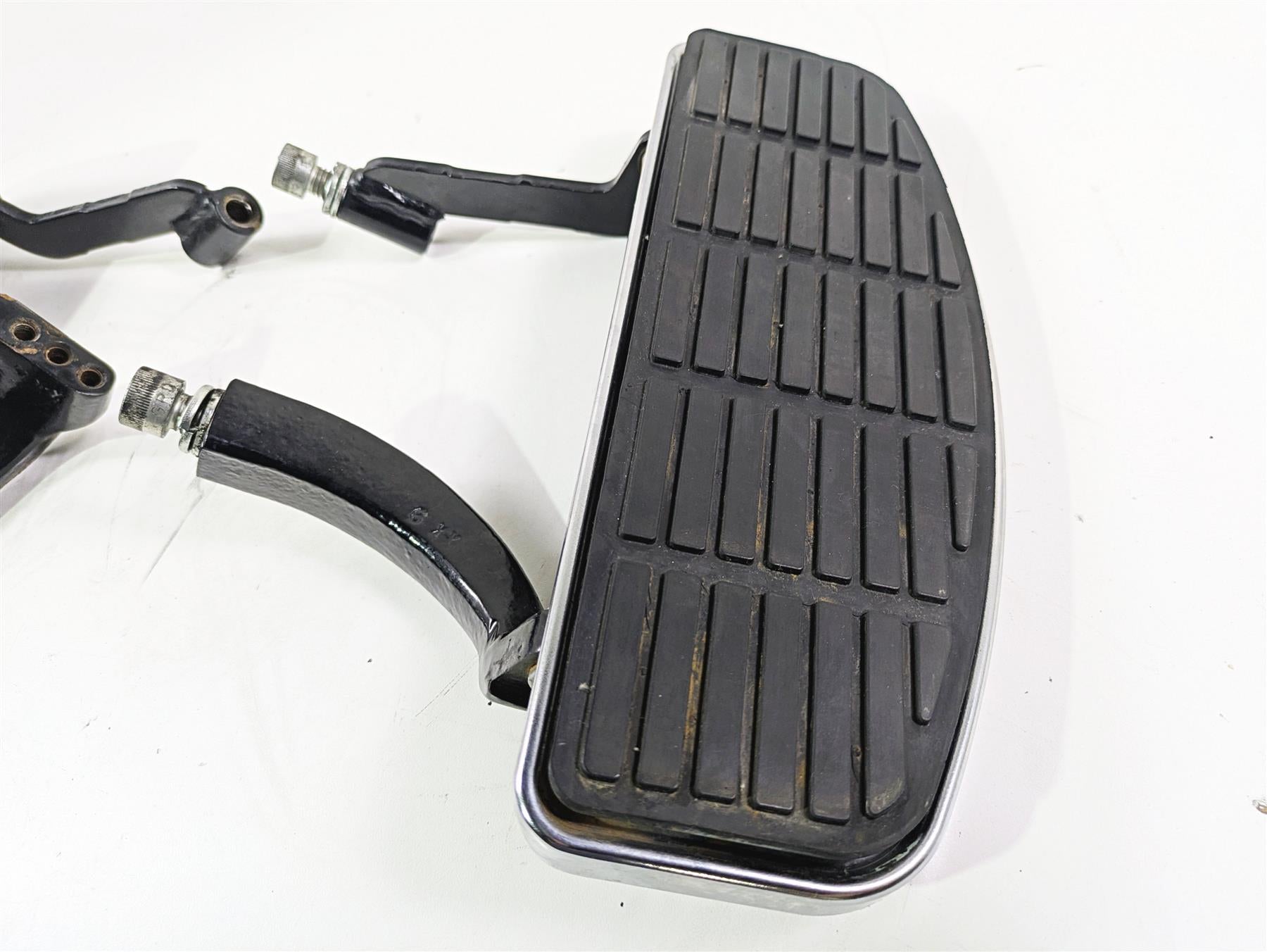 1999 Harley Touring FLHTCUI E-Glide Front Rider Floor Board Set 50621-79A {{ shop.shopifyCountryName }} - Mototech271