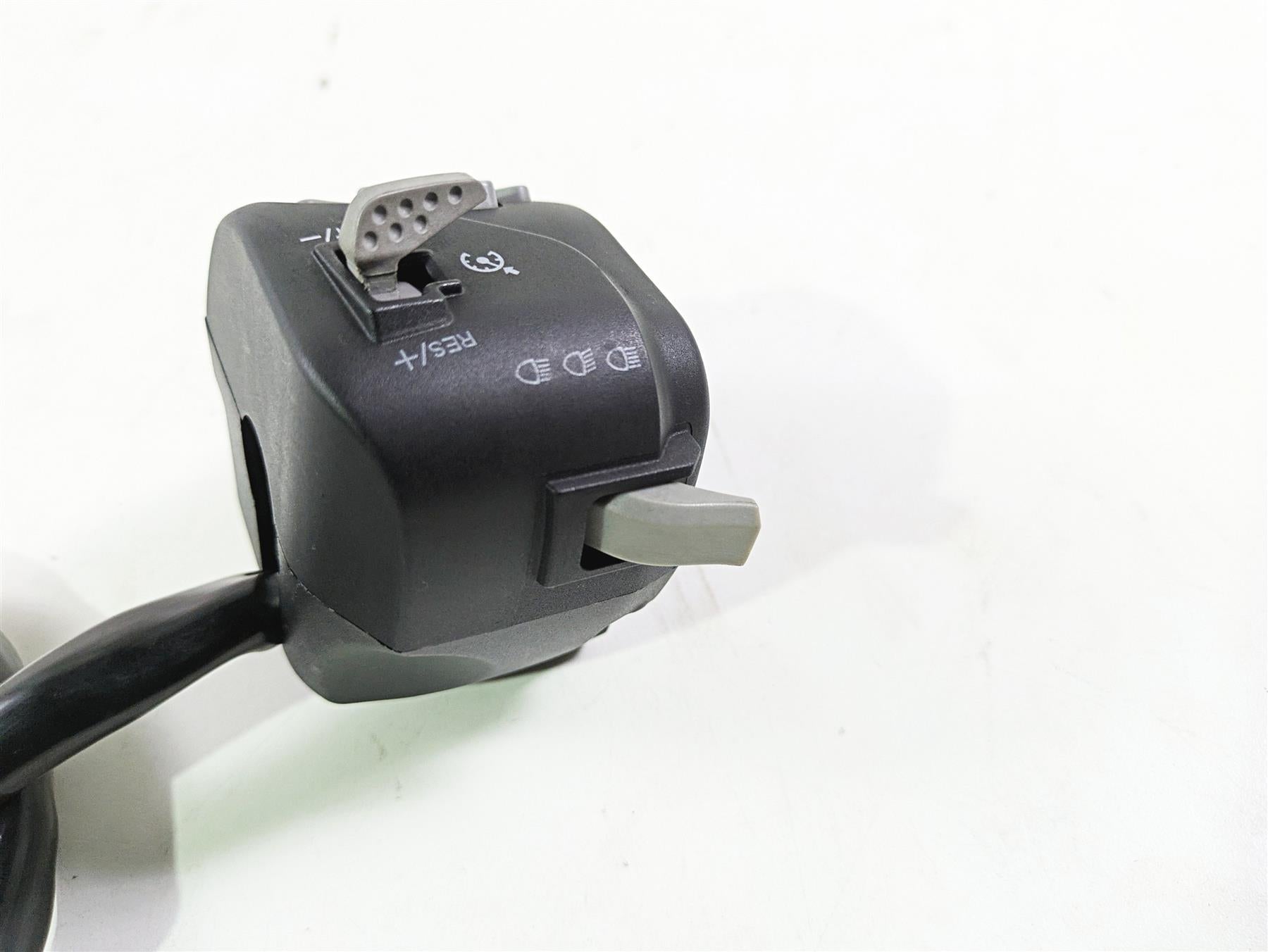 2018 KTM 1290 Super Adv S Left Hand Control Switch 61411170000 61411170100 {{ shop.shopifyCountryName }} - Mototech271