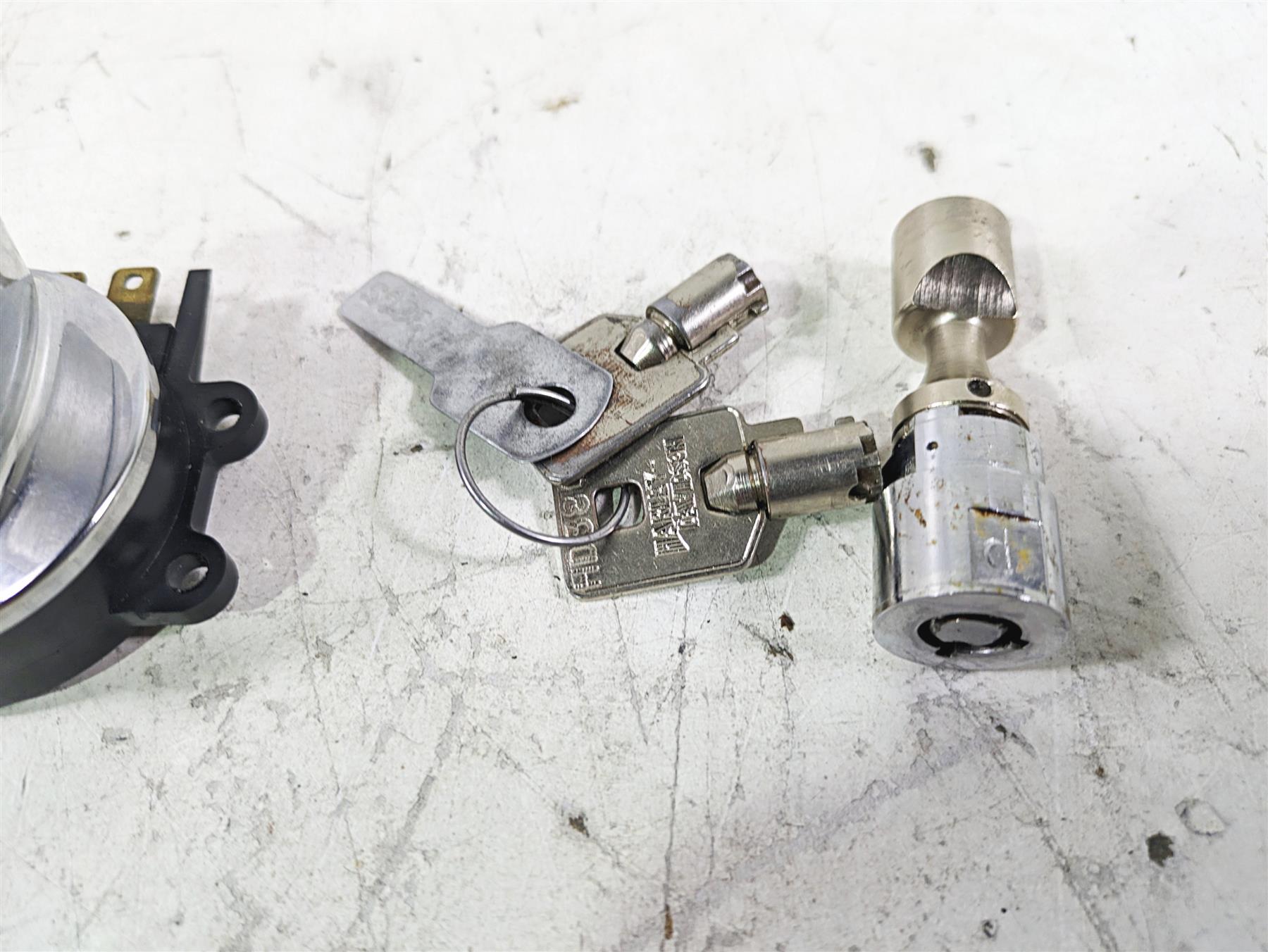 2002 Harley FLSTC Softail Heritage Ignition Switch Steering Lock 2 Keys 71313-96 {{ shop.shopifyCountryName }} - Mototech271