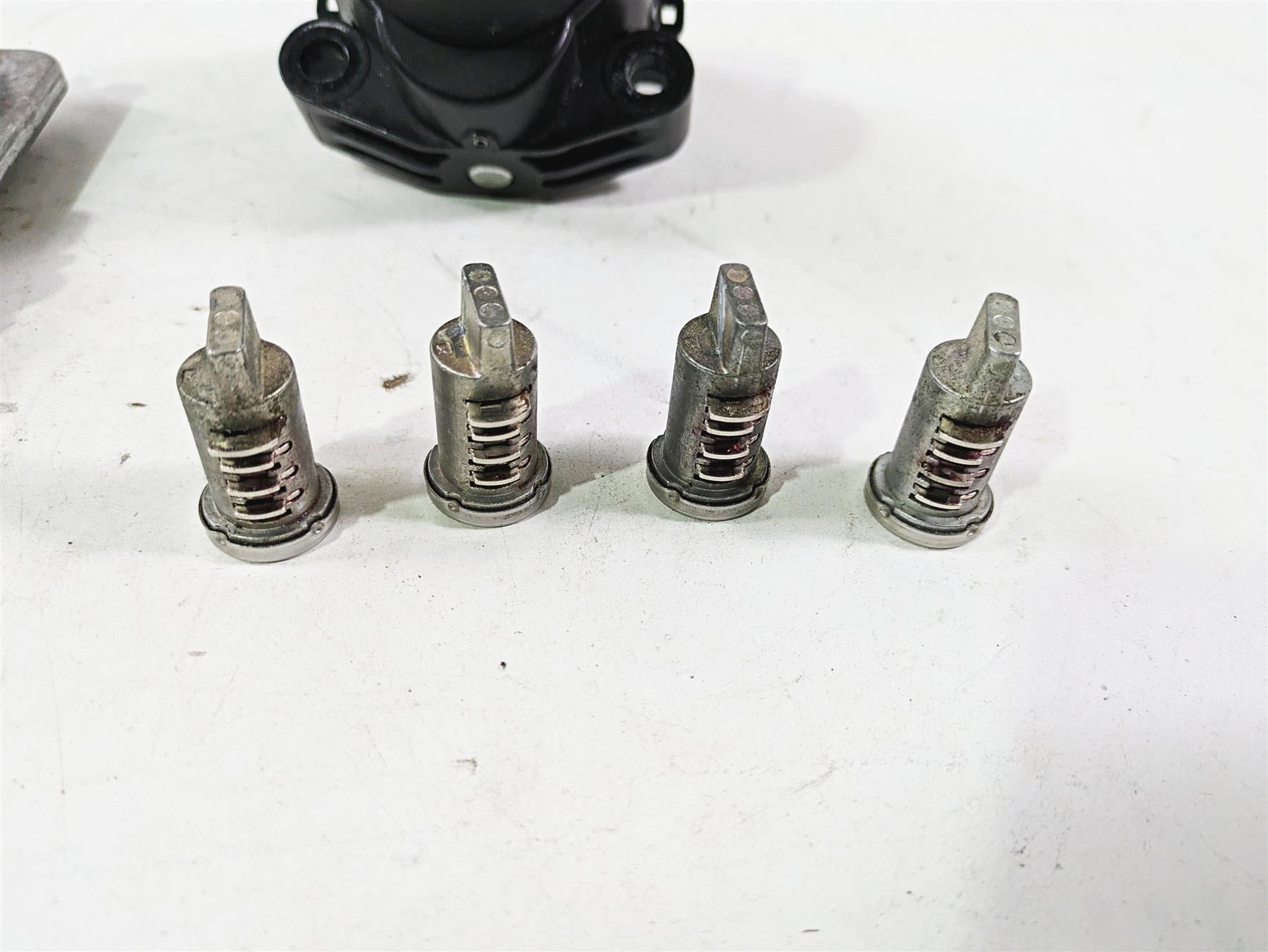 2021 BMW R1250GS K51 Adv Cdi Ecm Ignition Switch Key Set 66127108713 13619457511 {{ shop.shopifyCountryName }} - Mototech271