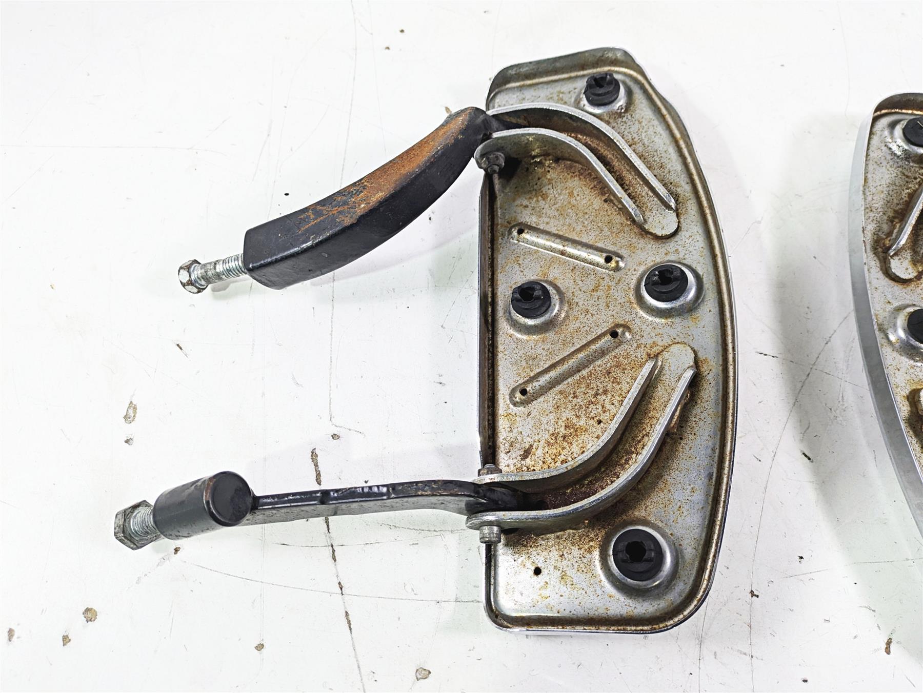 2003 Harley Touring FLHTCUI E-Glide 100th Front Nostalgic Floorboards 50622-83C {{ shop.shopifyCountryName }} - Mototech271