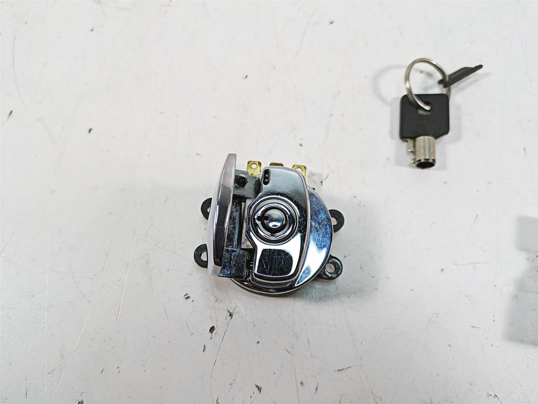 2006 Harley Softail FXSTSI Springer Ignition Switch Steering Lock Key 71450-04 {{ shop.shopifyCountryName }} - Mototech271