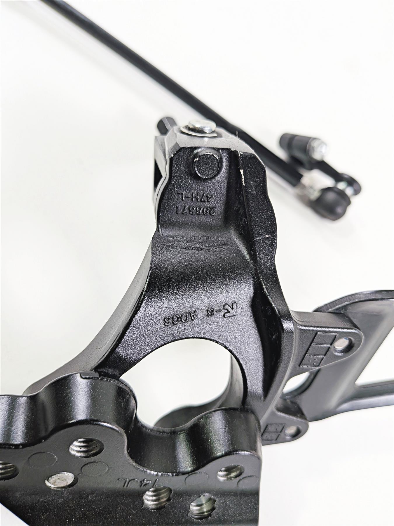2024 Suzuki GSXR600 Left Front Footpeg & Shifter 43521-47H20 25600-14J11 {{ shop.shopifyCountryName }} - Mototech271