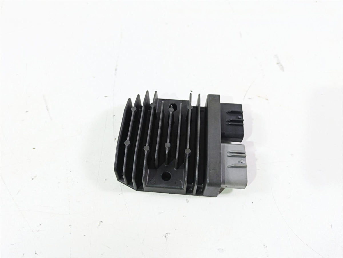 2017 Honda CBR600RR Voltage Regulator Rectifier FH020AA {{ shop.shopifyCountryName }} - Mototech271