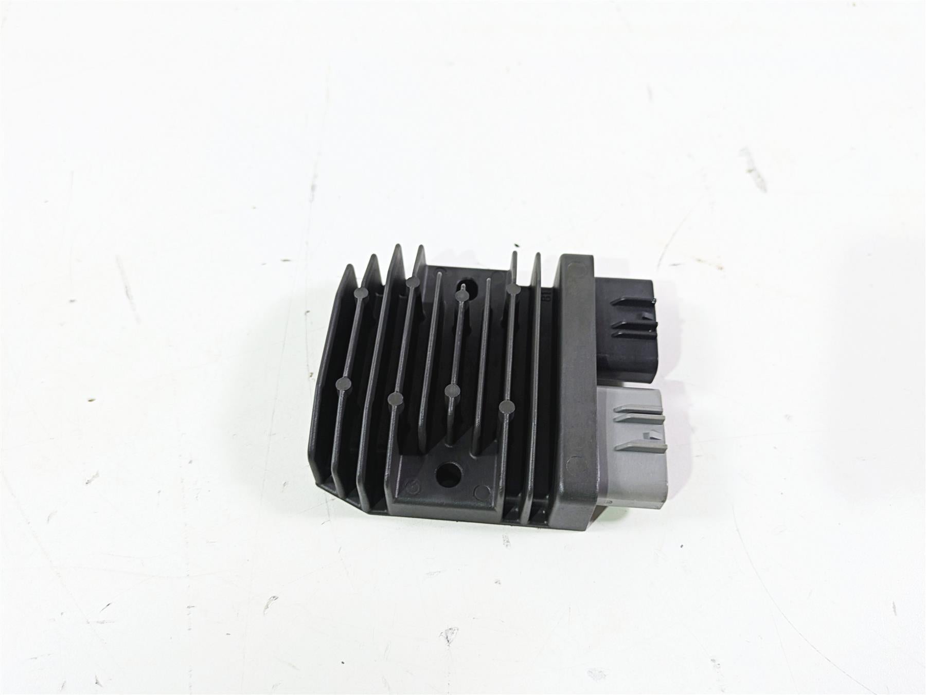 2017 Honda CBR600RR Voltage Regulator Rectifier FH020AA {{ shop.shopifyCountryName }} - Mototech271