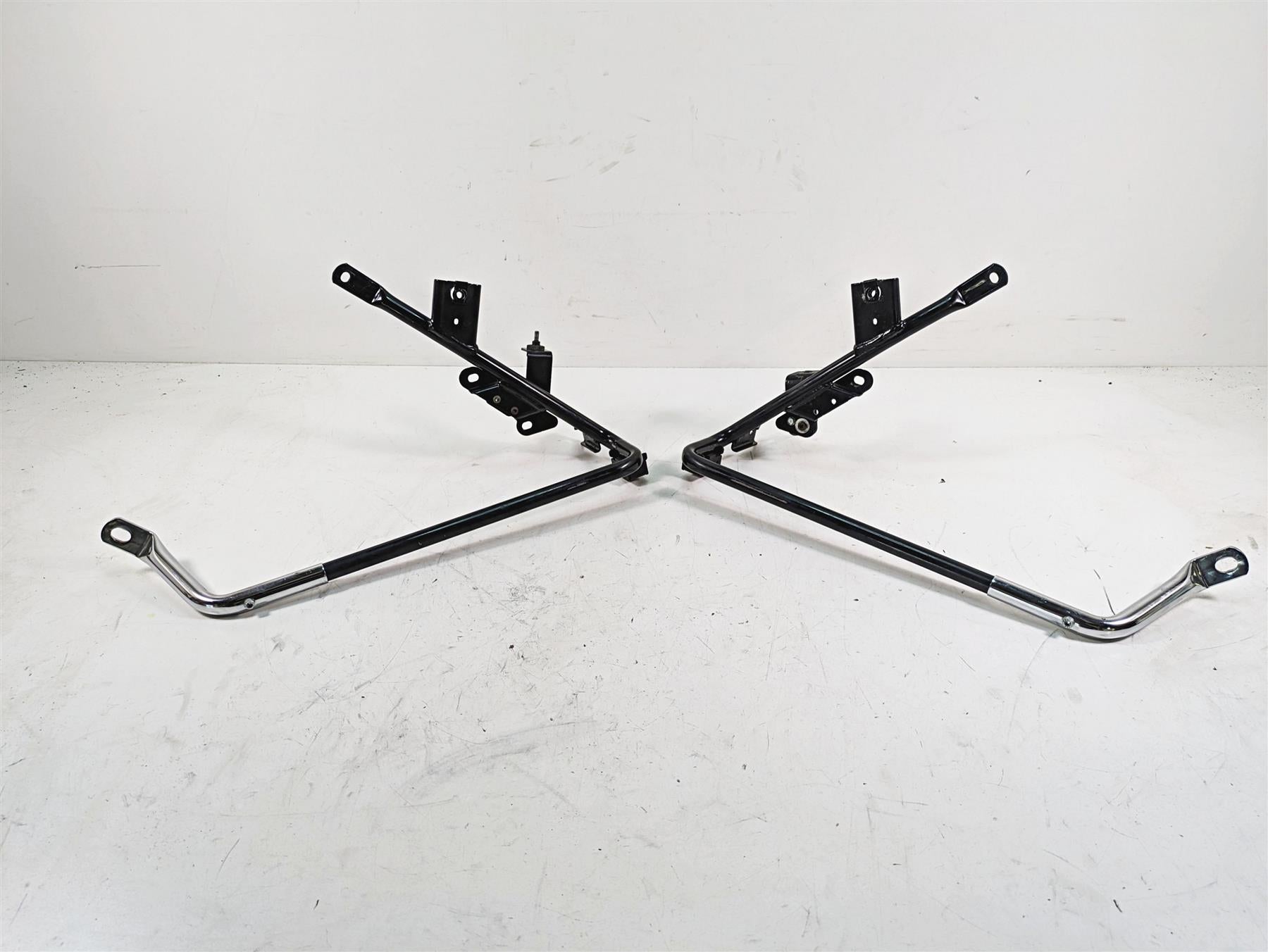 2010 Harley Touring FLHTCU Electra Glide Saddlebag Guard Holder Set 49194-09A {{ shop.shopifyCountryName }} - Mototech271