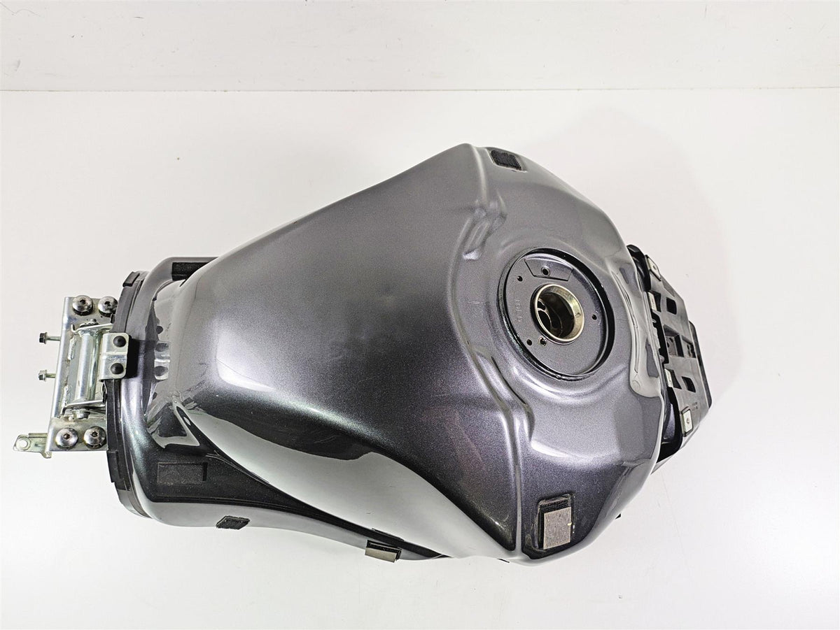 2023 Suzuki GSX1300 RR Hayabusa Fuel Gas Petrol Tank - Read 44100-10L00 {{ shop.shopifyCountryName }} - Mototech271