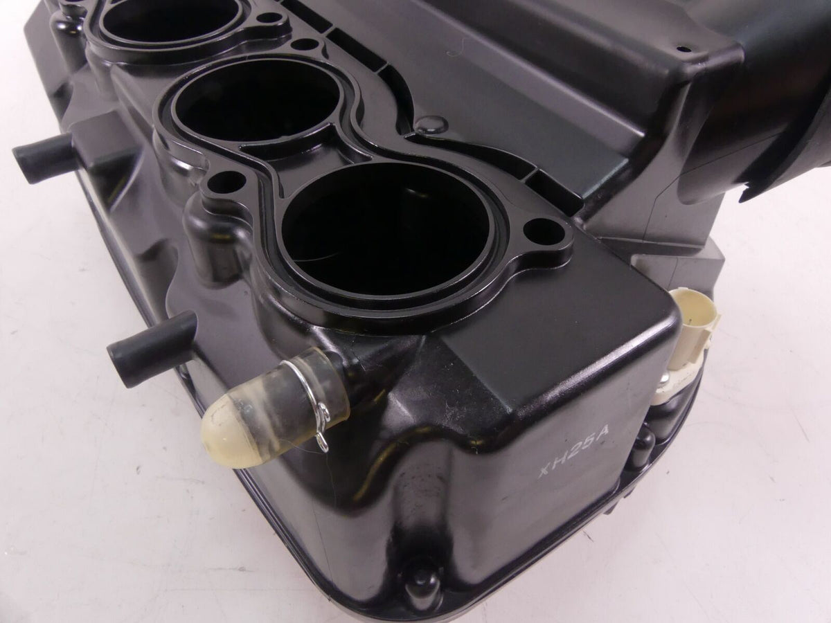 2018 Suzuki GSXR750 Air Box Filter Breather Cleaner 13720-14J00 {{ shop.shopifyCountryName }} - Mototech271