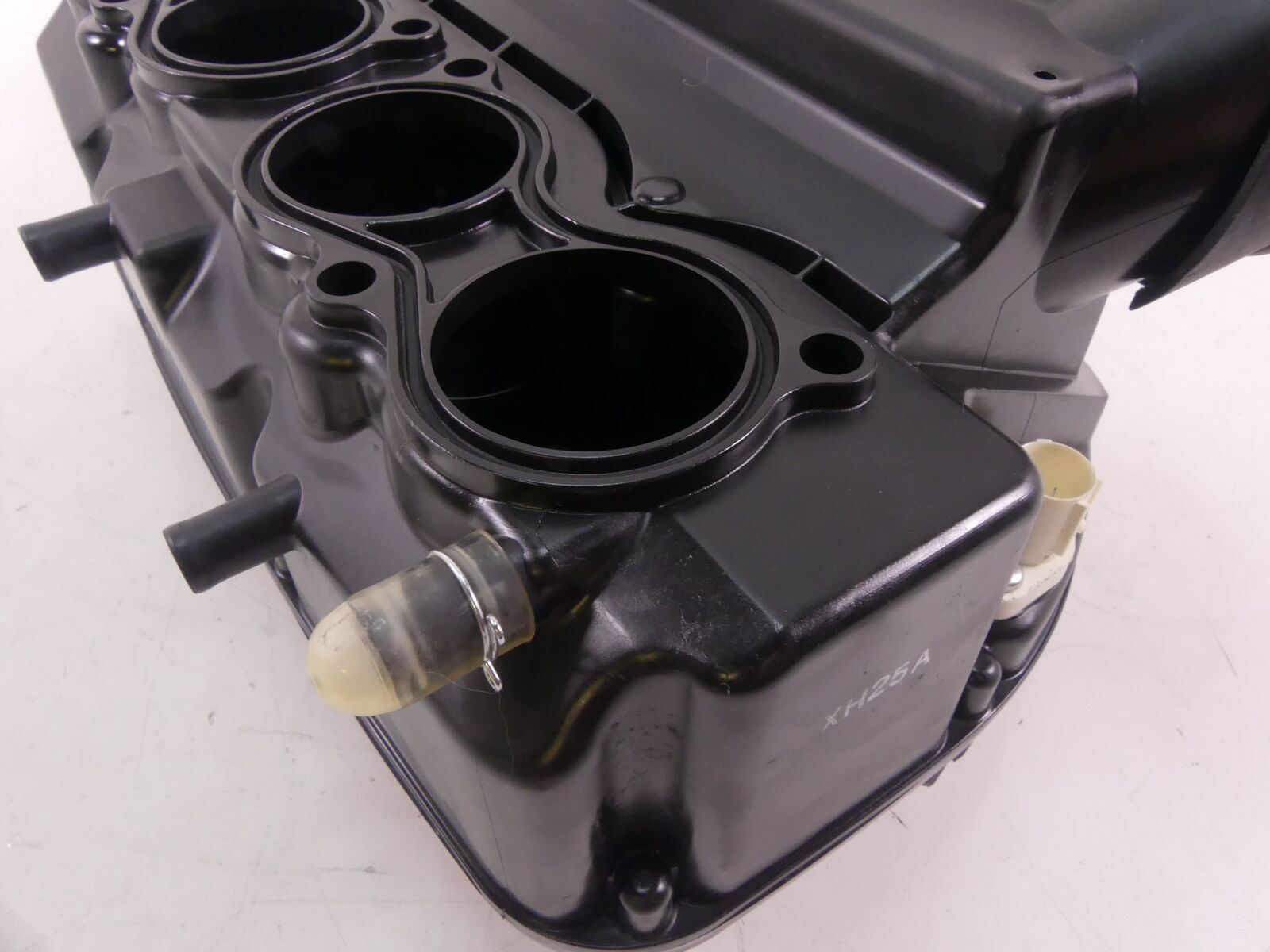 2018 Suzuki GSXR750 Air Box Filter Breather Cleaner 13720-14J00 {{ shop.shopifyCountryName }} - Mototech271