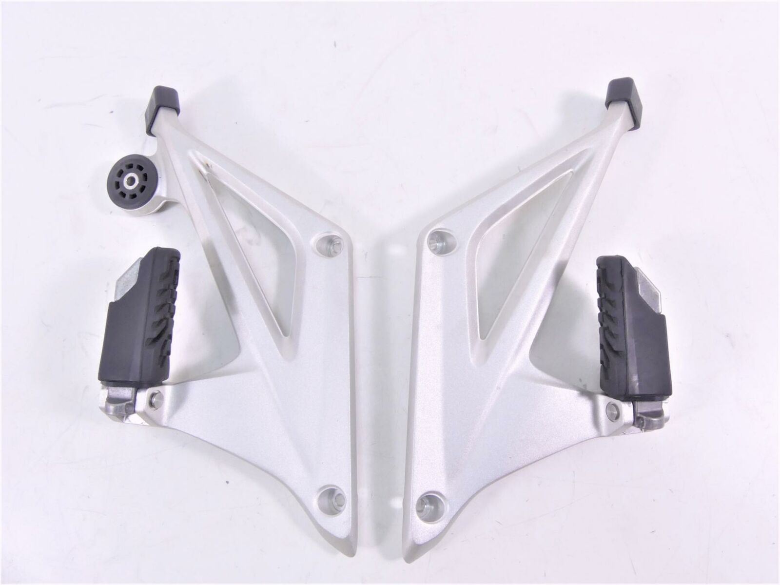 2017 BMW R1200RT RTW K52 Passenger Footpeg Foot Peg Rest Set 46718534790 | Mototech271