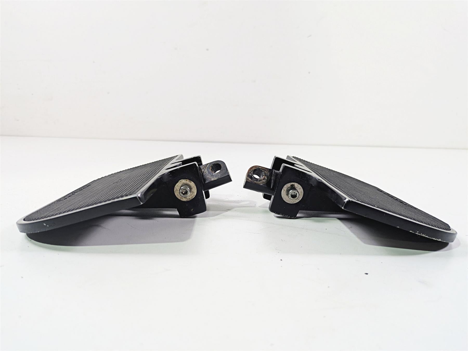 2009 Harley FXDC Dyna Super Glide CCE Tour Ease Front Floor Board Set 651808 {{ shop.shopifyCountryName }} - Mototech271