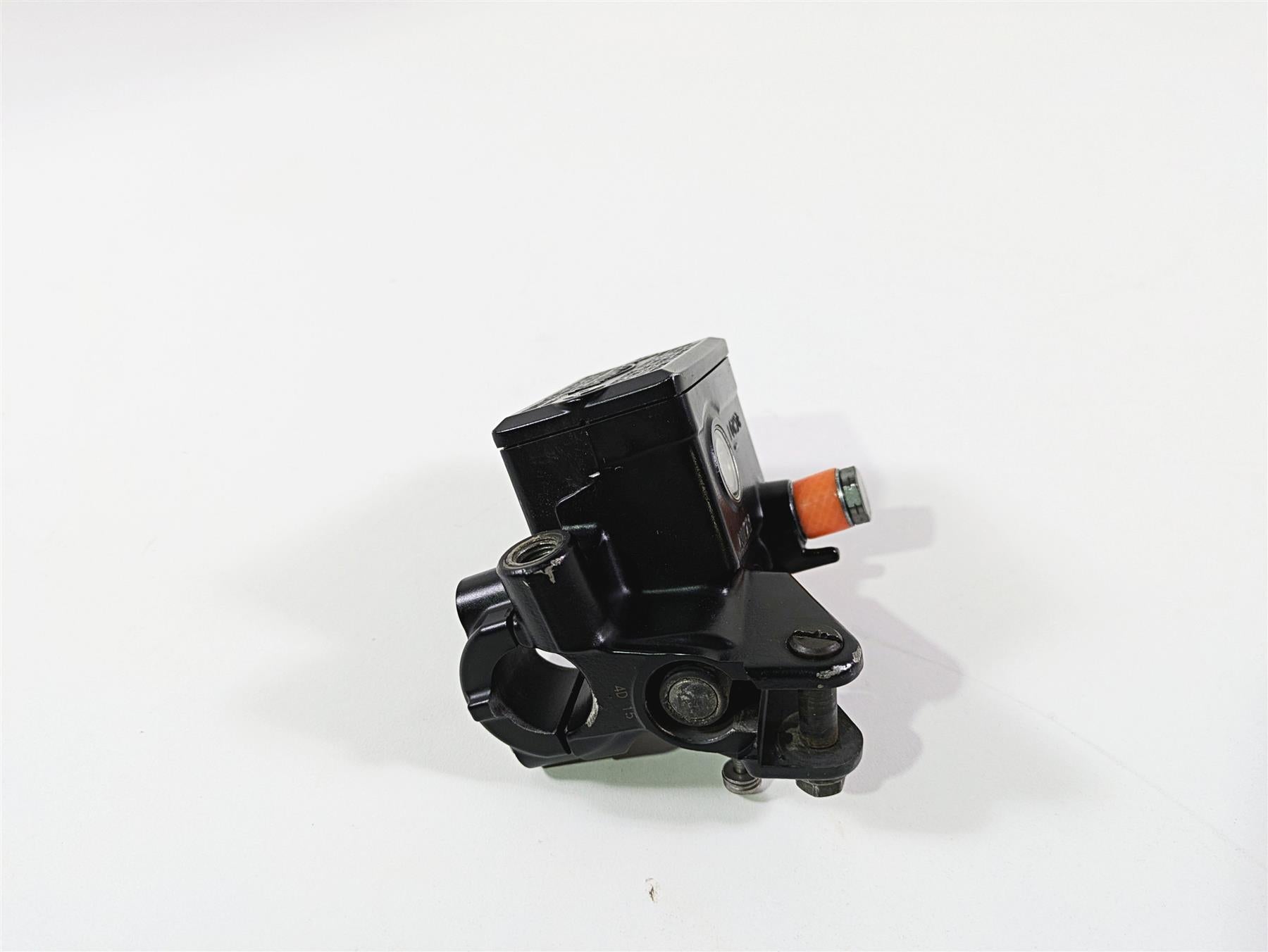 2015 Triumph Tiger Explorer XC Nissin Front Brake Master Cylinder 5/8 T2025830 {{ shop.shopifyCountryName }} - Mototech271